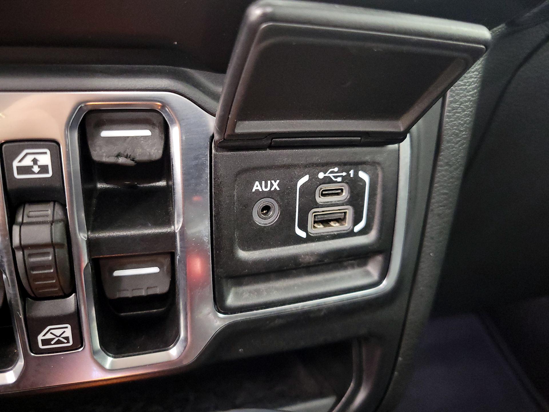 Thumbnail: 2022 Jeep Wrangler - 19