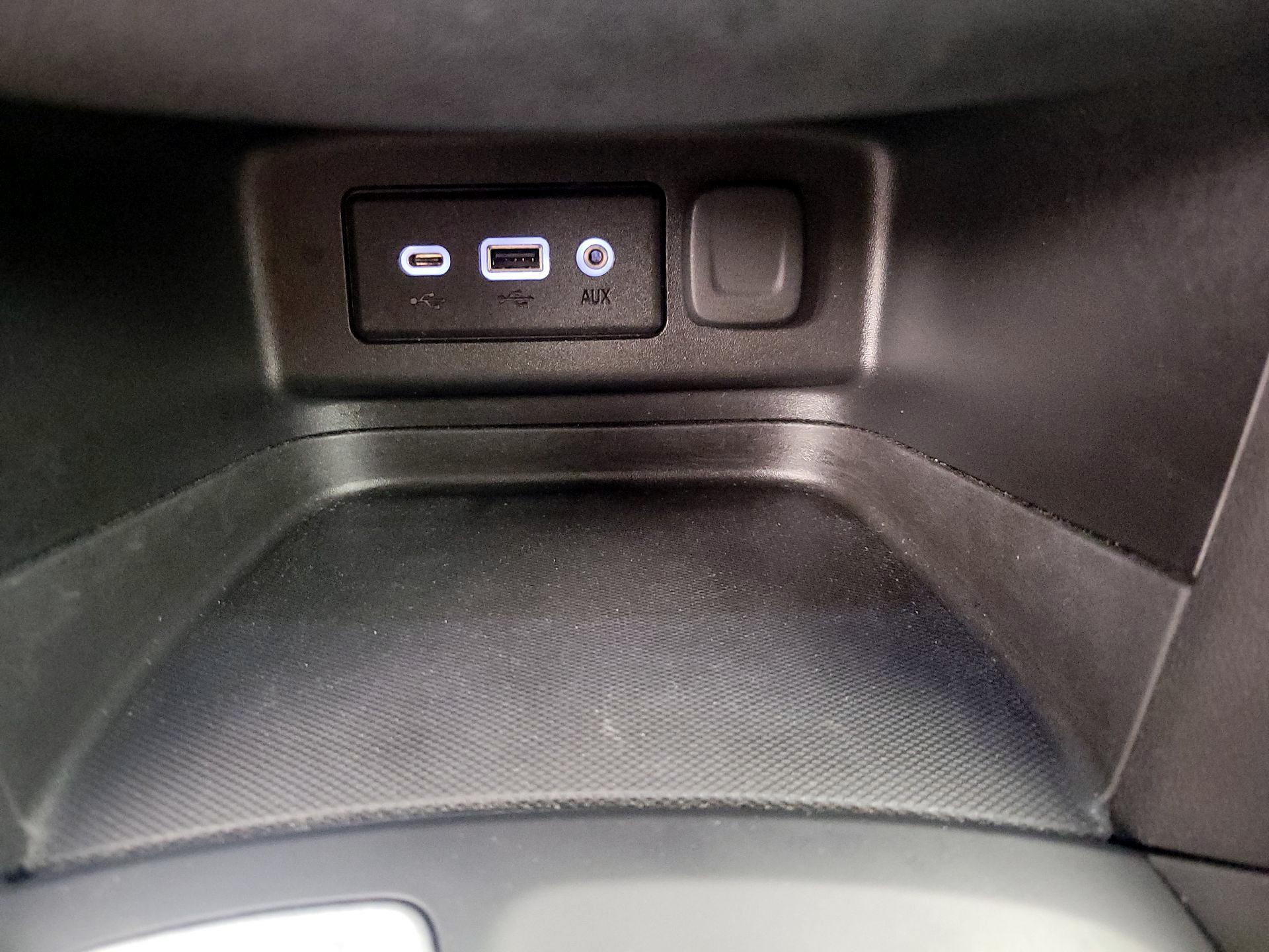 Thumbnail: 2020 Chevrolet Equinox - 18