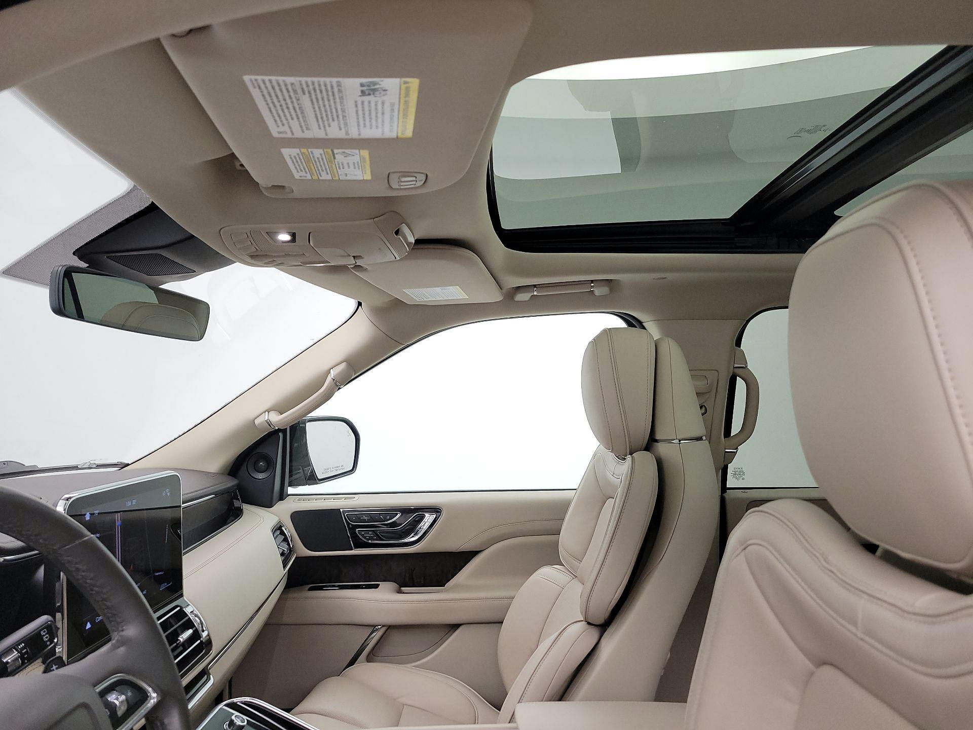 Thumbnail: 2019 Lincoln Navigator - 20