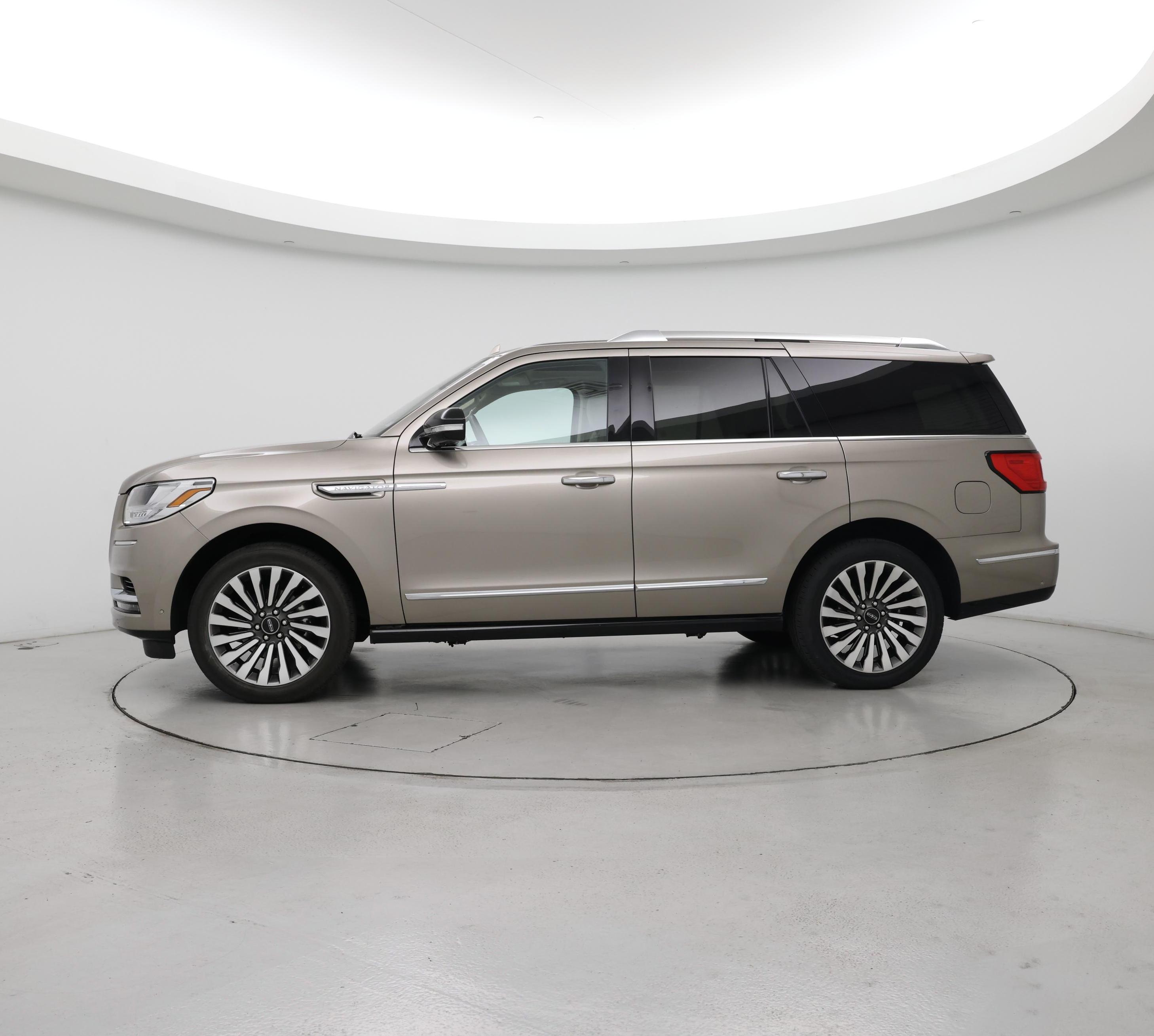 Thumbnail: 2019 Lincoln Navigator - 3