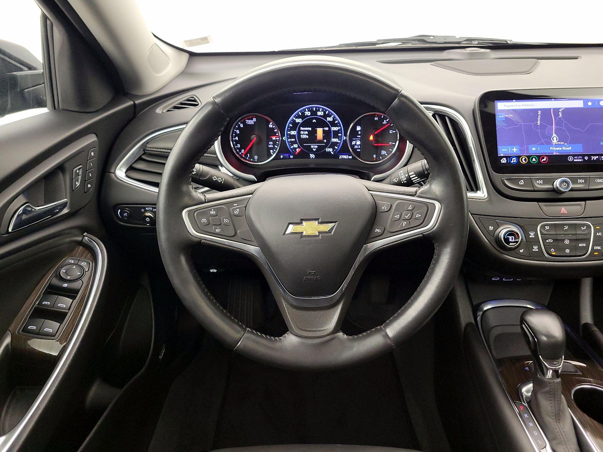 Thumbnail: 2022 Chevrolet Malibu - 10