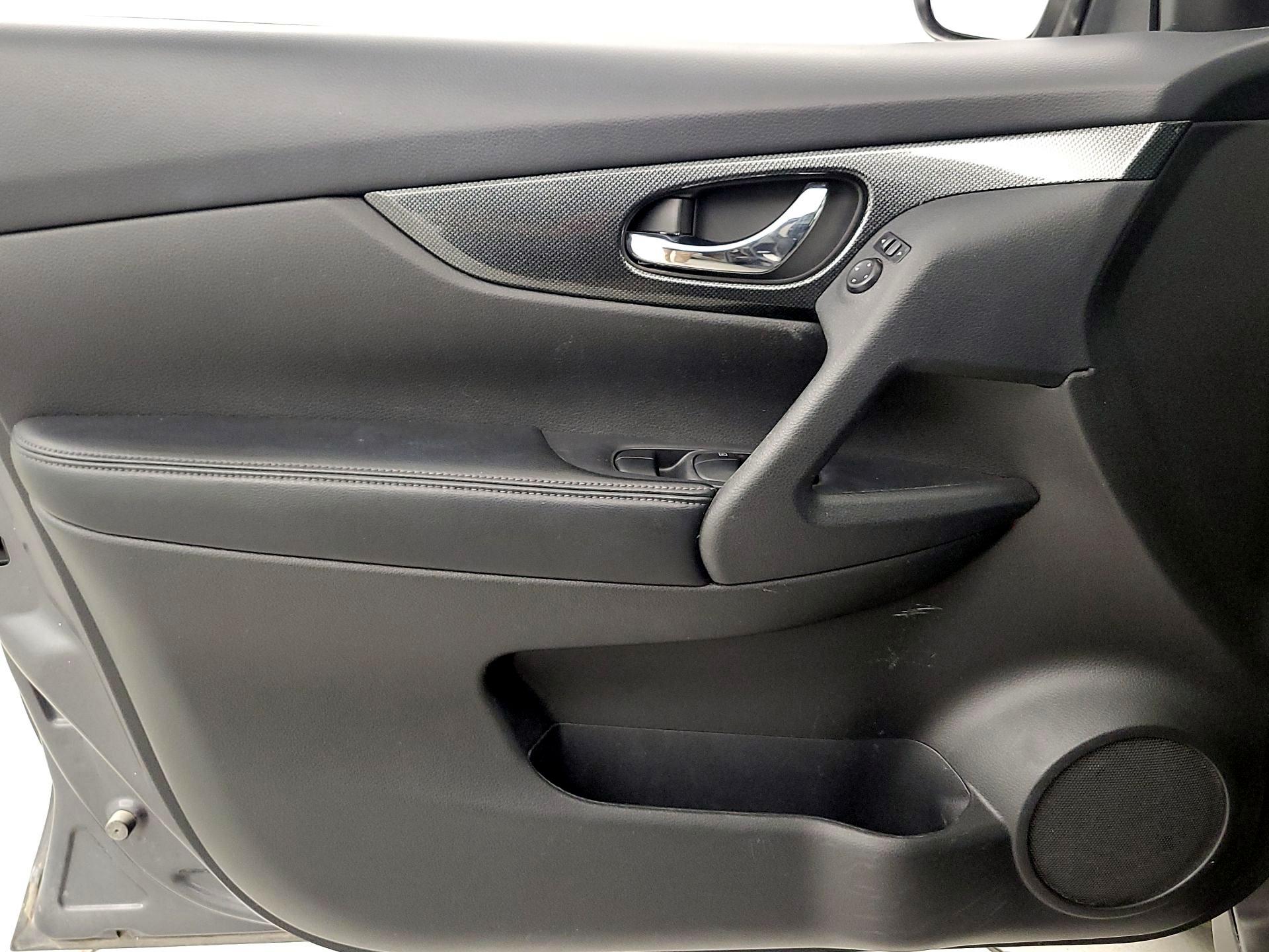 Thumbnail: 2014 Nissan Rogue - 12