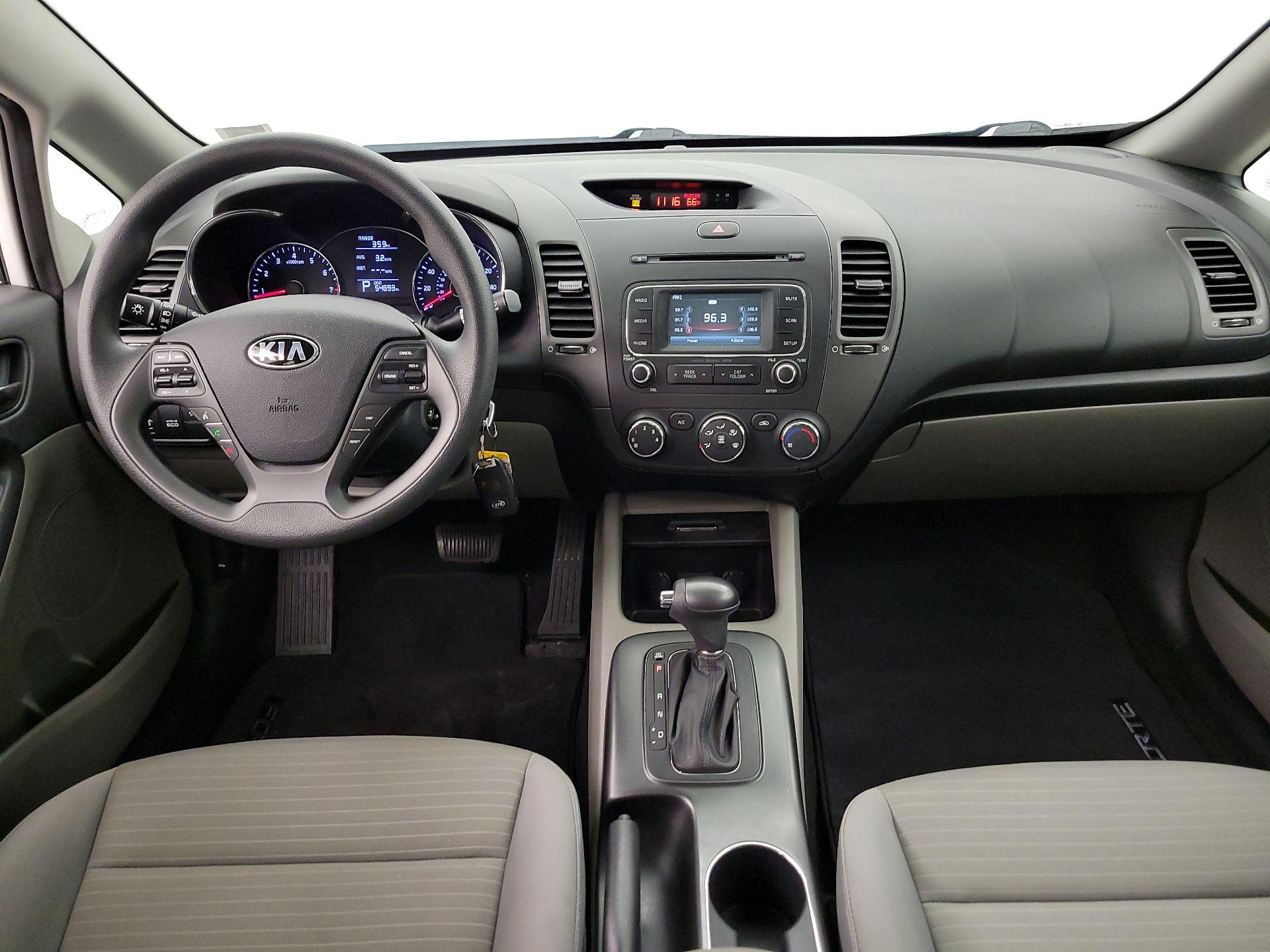 Thumbnail: 2016 Kia Forte - 9