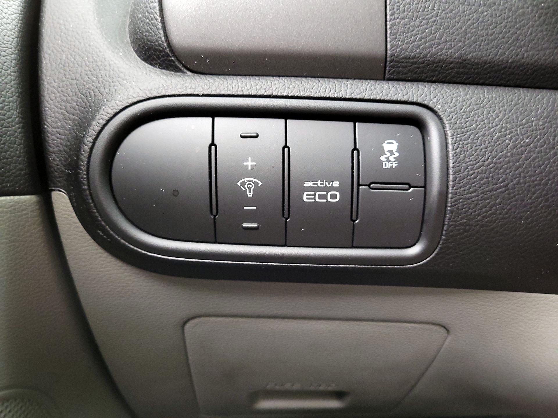 Thumbnail: 2016 Kia Forte - 13