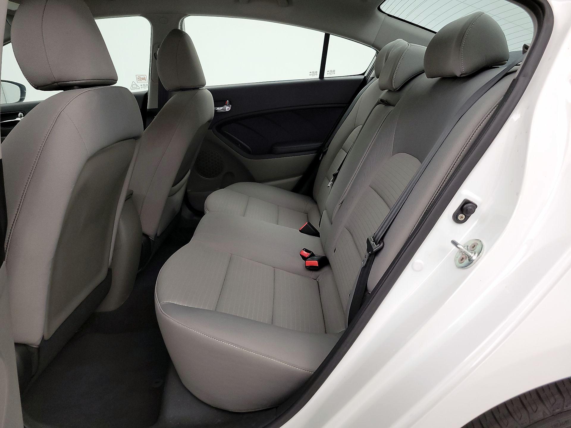 Thumbnail: 2016 Kia Forte - 19