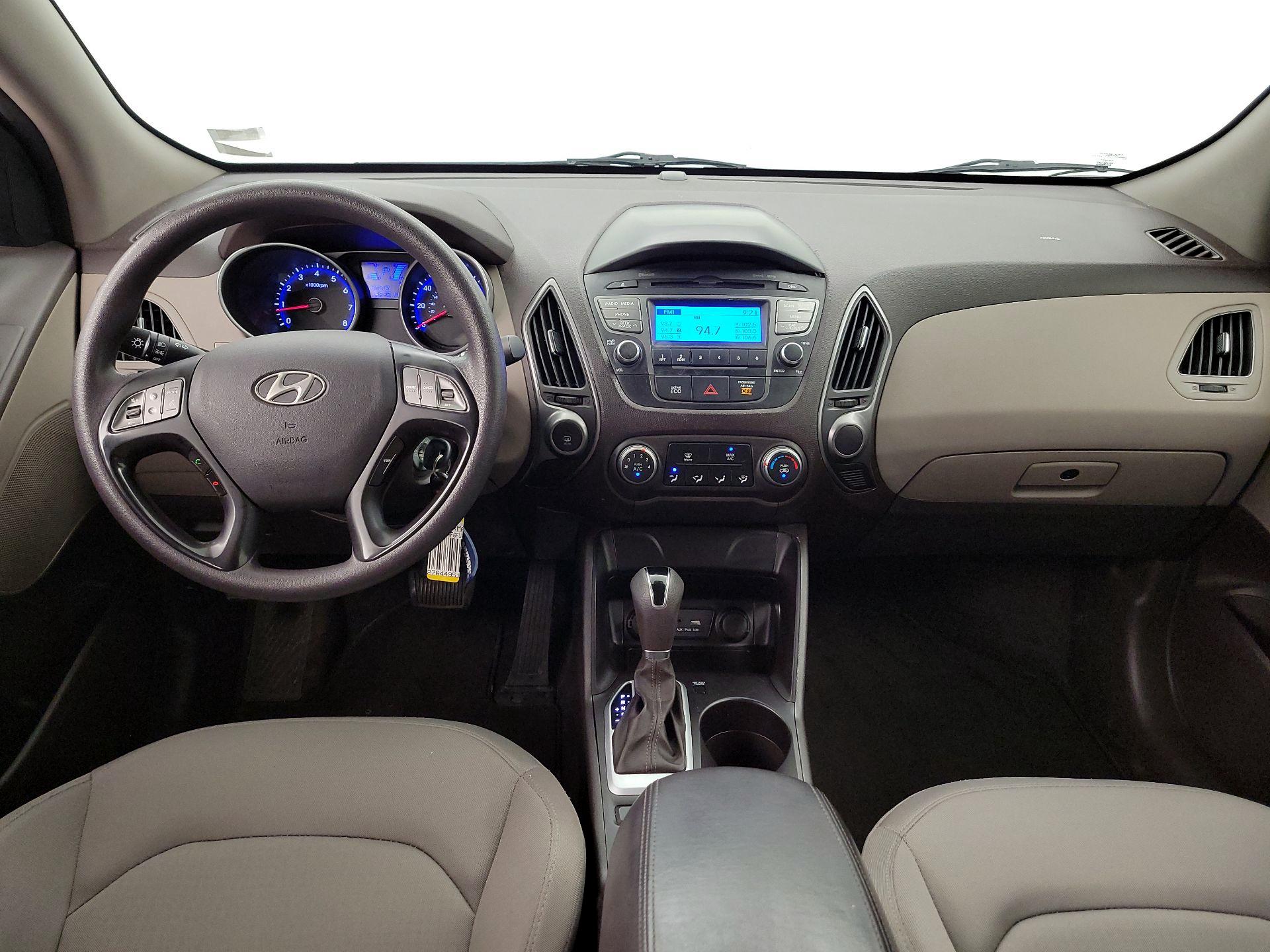 Thumbnail: 2015 Hyundai Tucson - 9