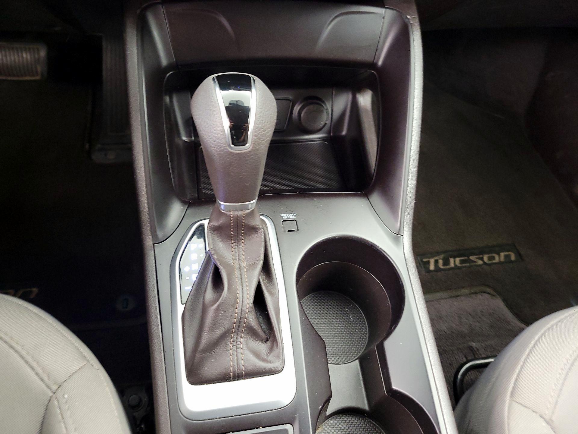 Thumbnail: 2015 Hyundai Tucson - 16