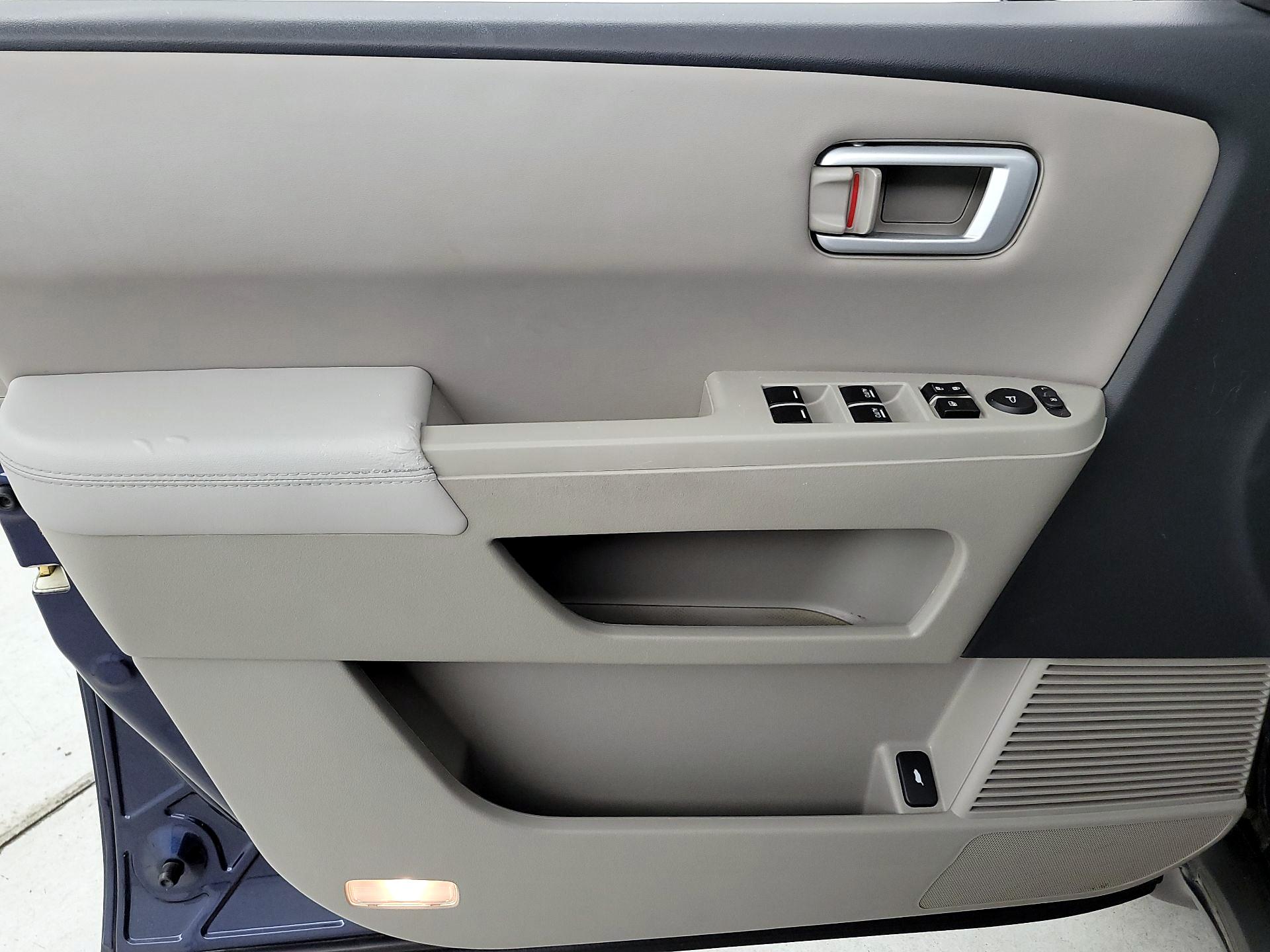 Thumbnail: 2015 Honda Pilot - 12