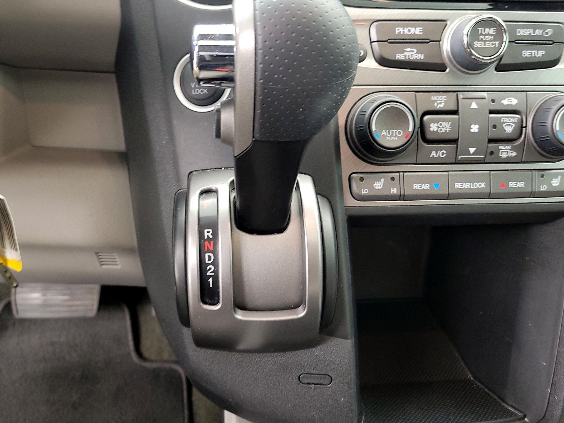 Thumbnail: 2015 Honda Pilot - 17