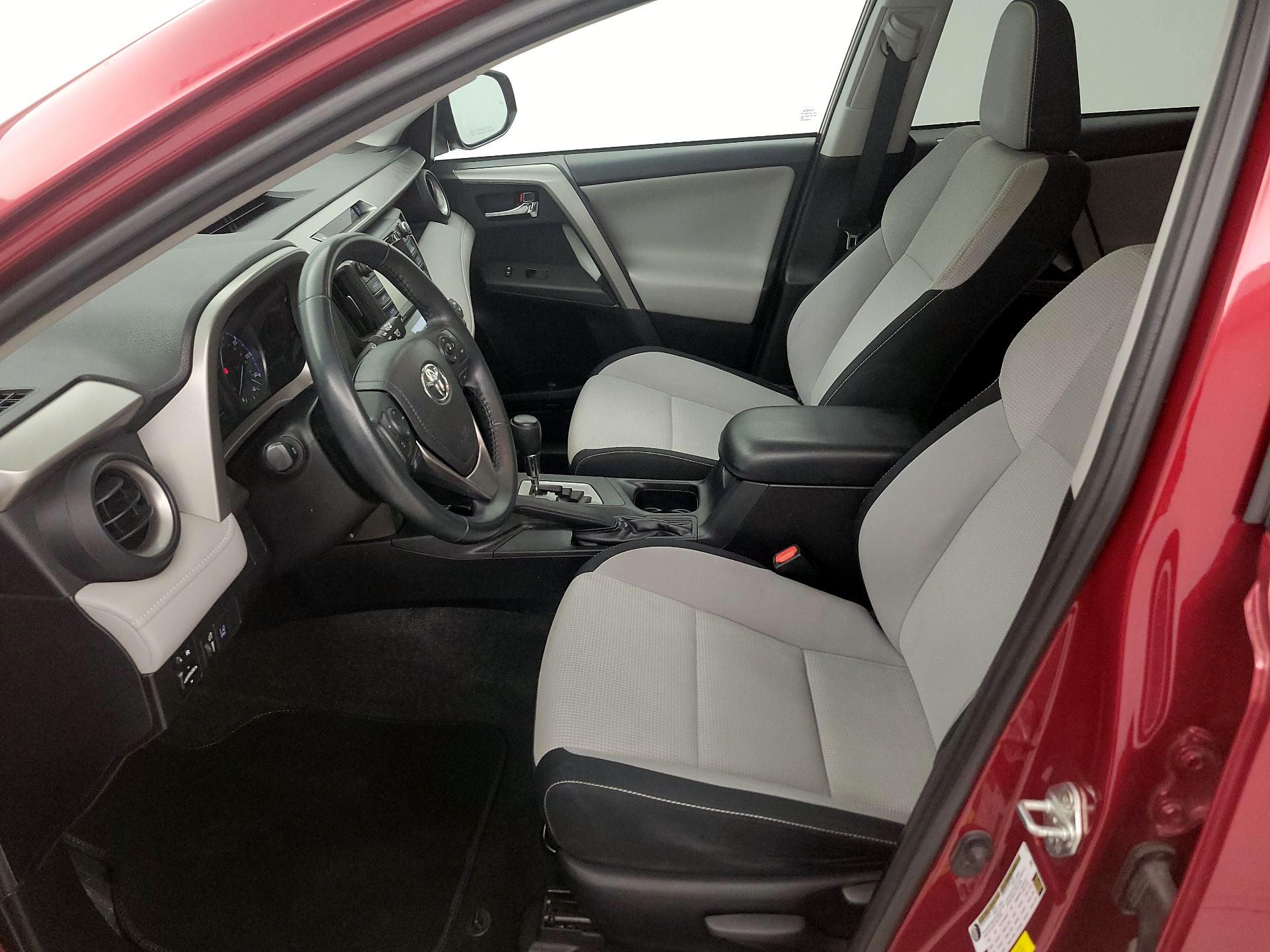Thumbnail: 2018 Toyota RAV4 - 11