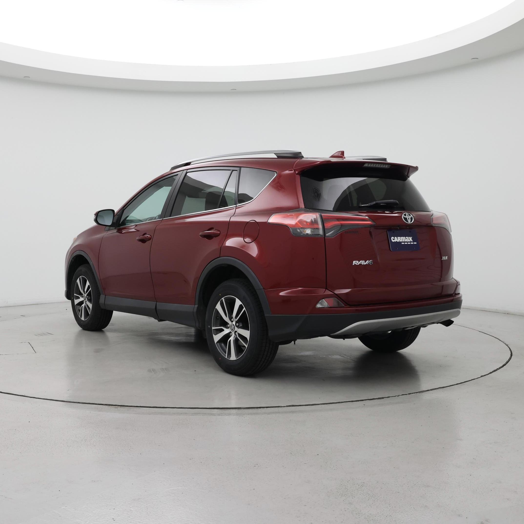 Thumbnail: 2018 Toyota RAV4 - 2