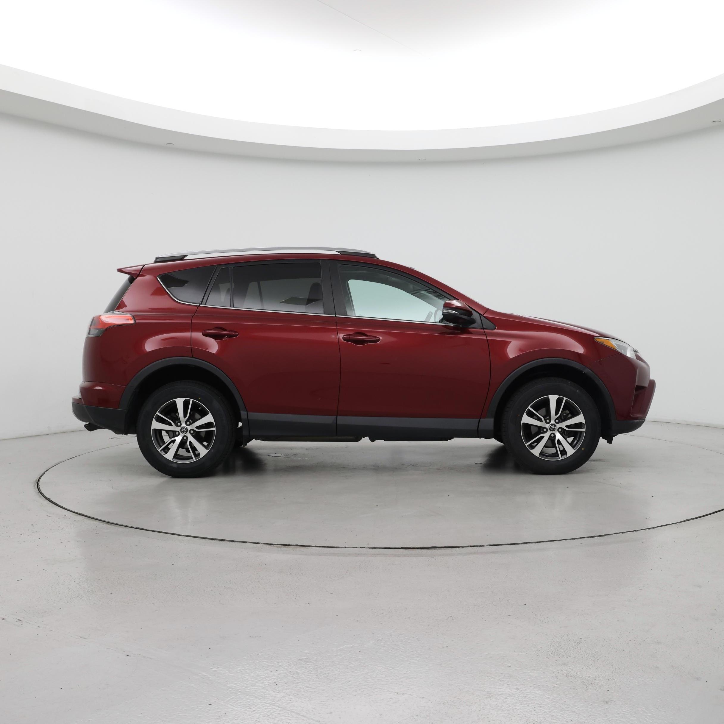 Thumbnail: 2018 Toyota RAV4 - 7