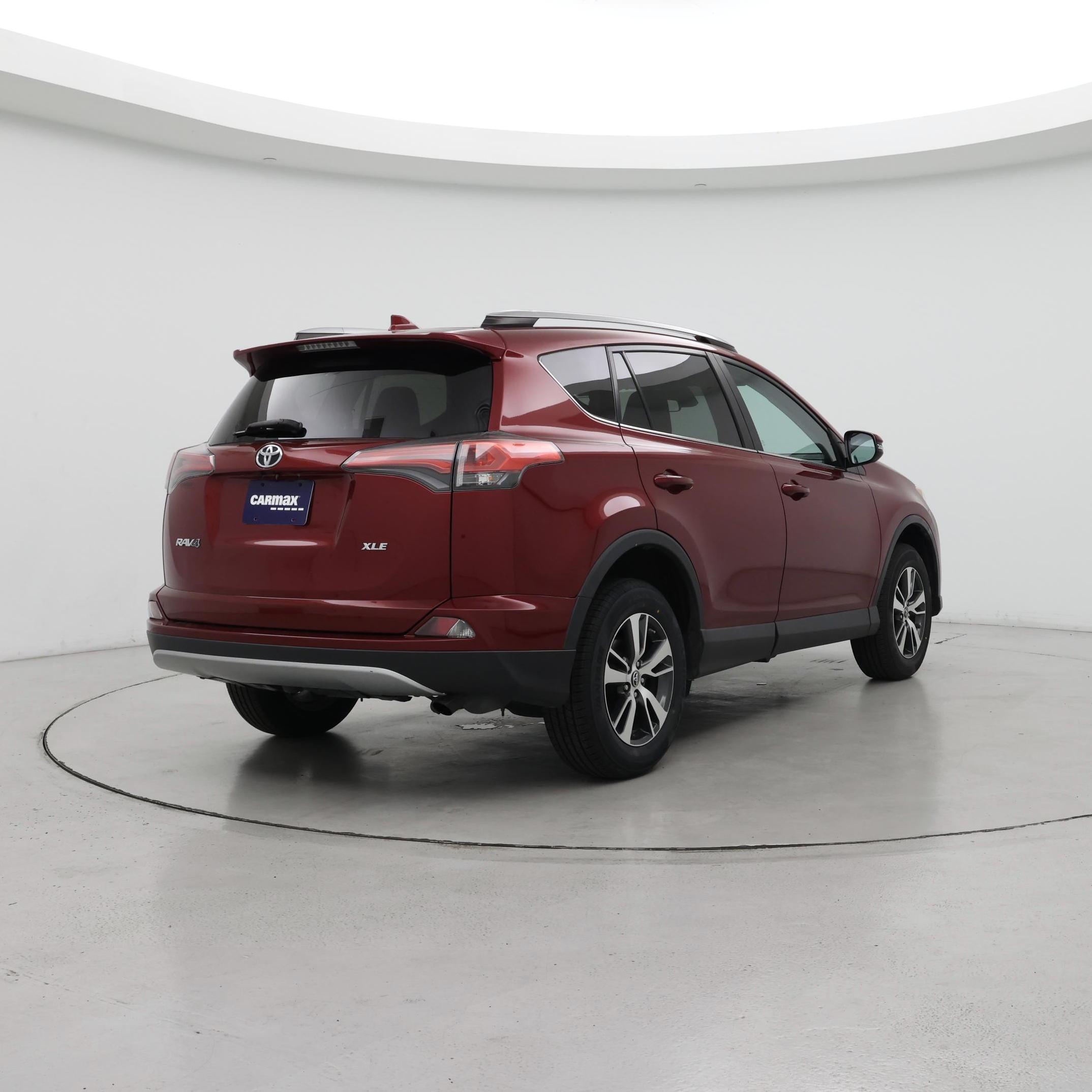 Thumbnail: 2018 Toyota RAV4 - 8