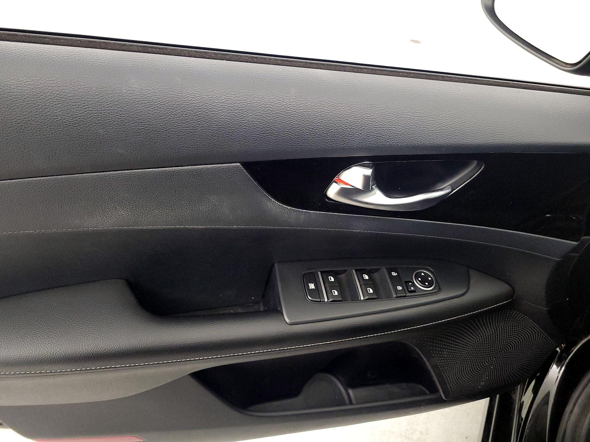 Thumbnail: 2019 Kia Forte - 12