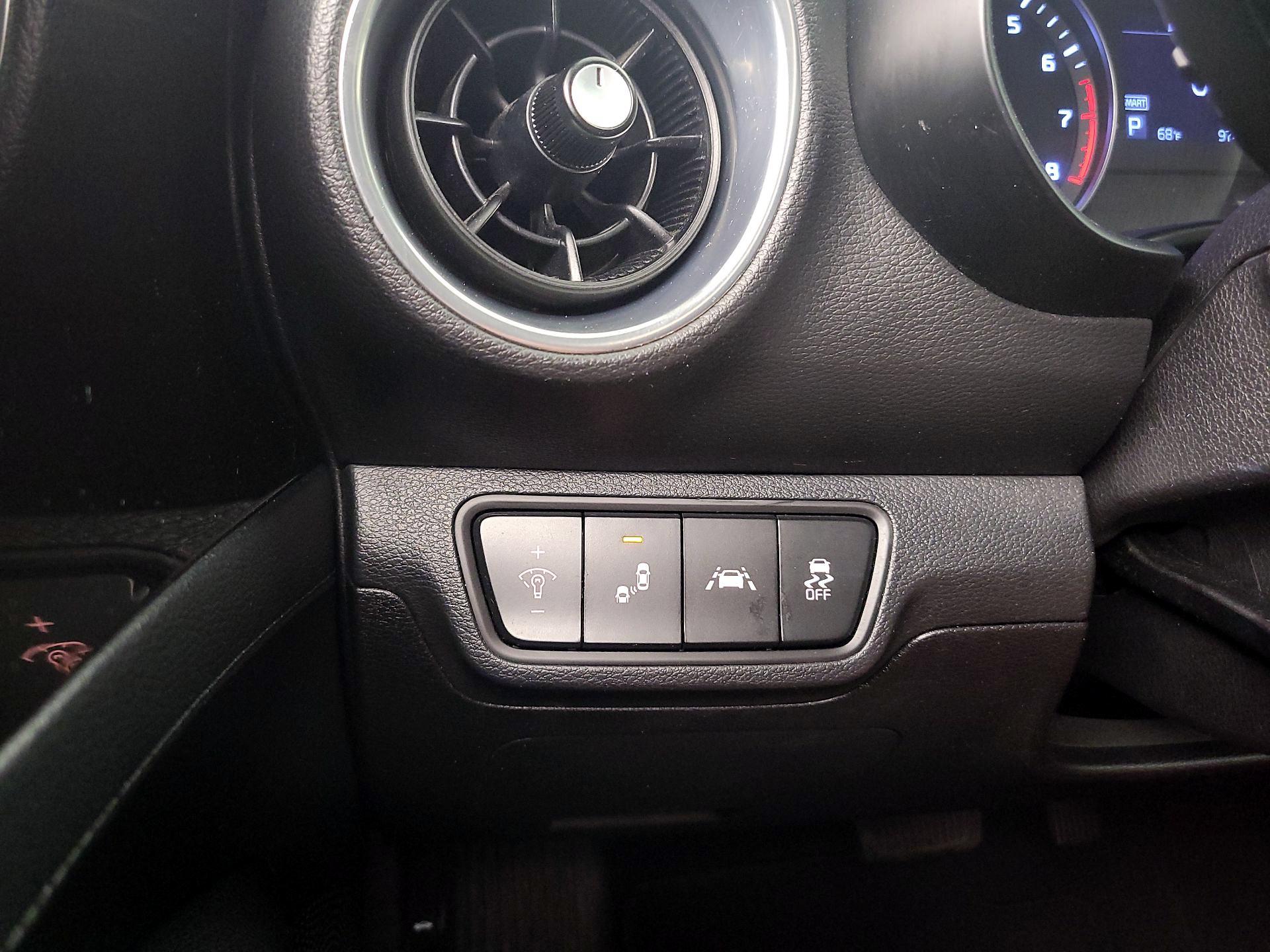 Thumbnail: 2019 Kia Forte - 13