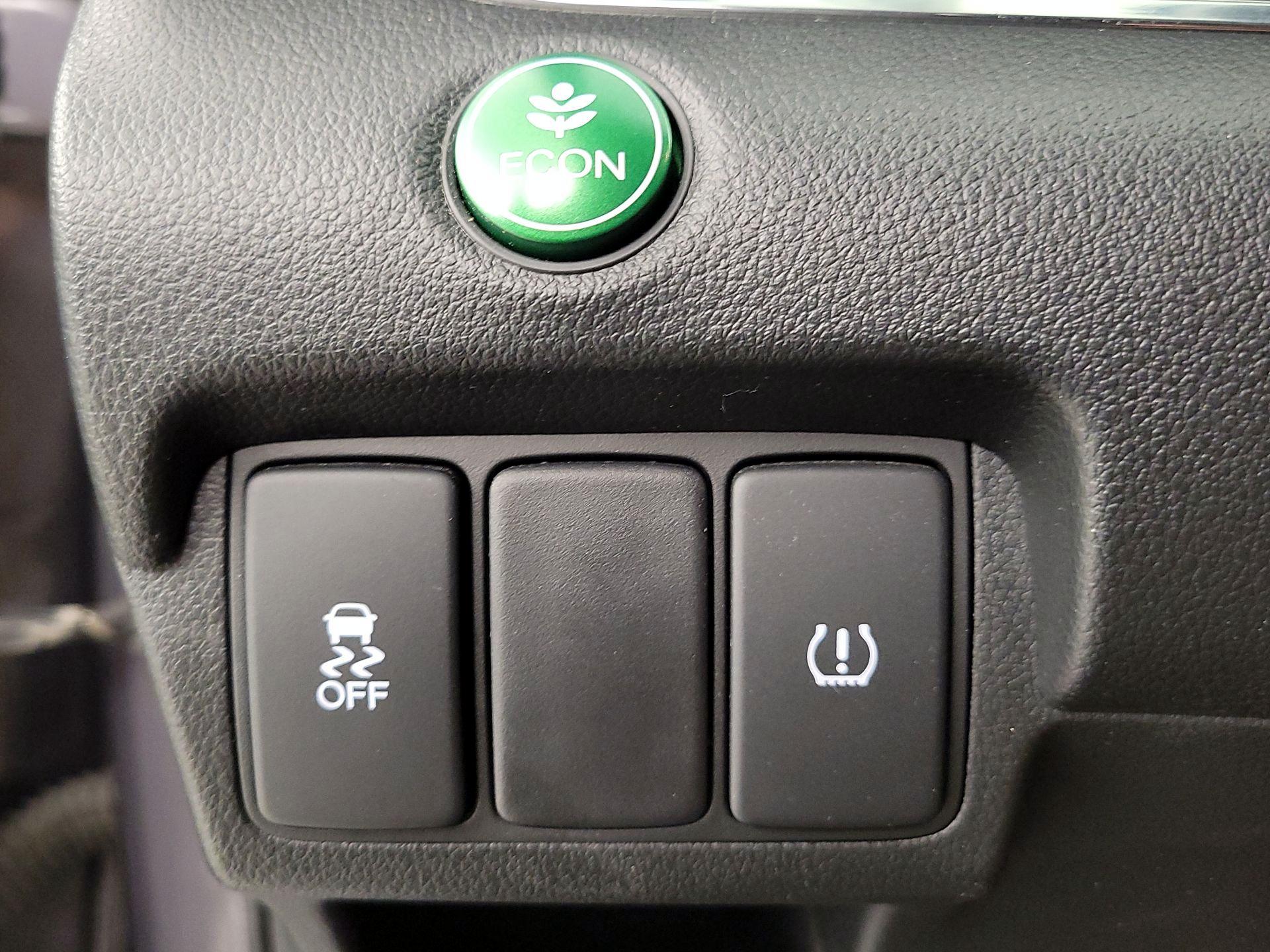Thumbnail: 2016 Honda CR-V - 13