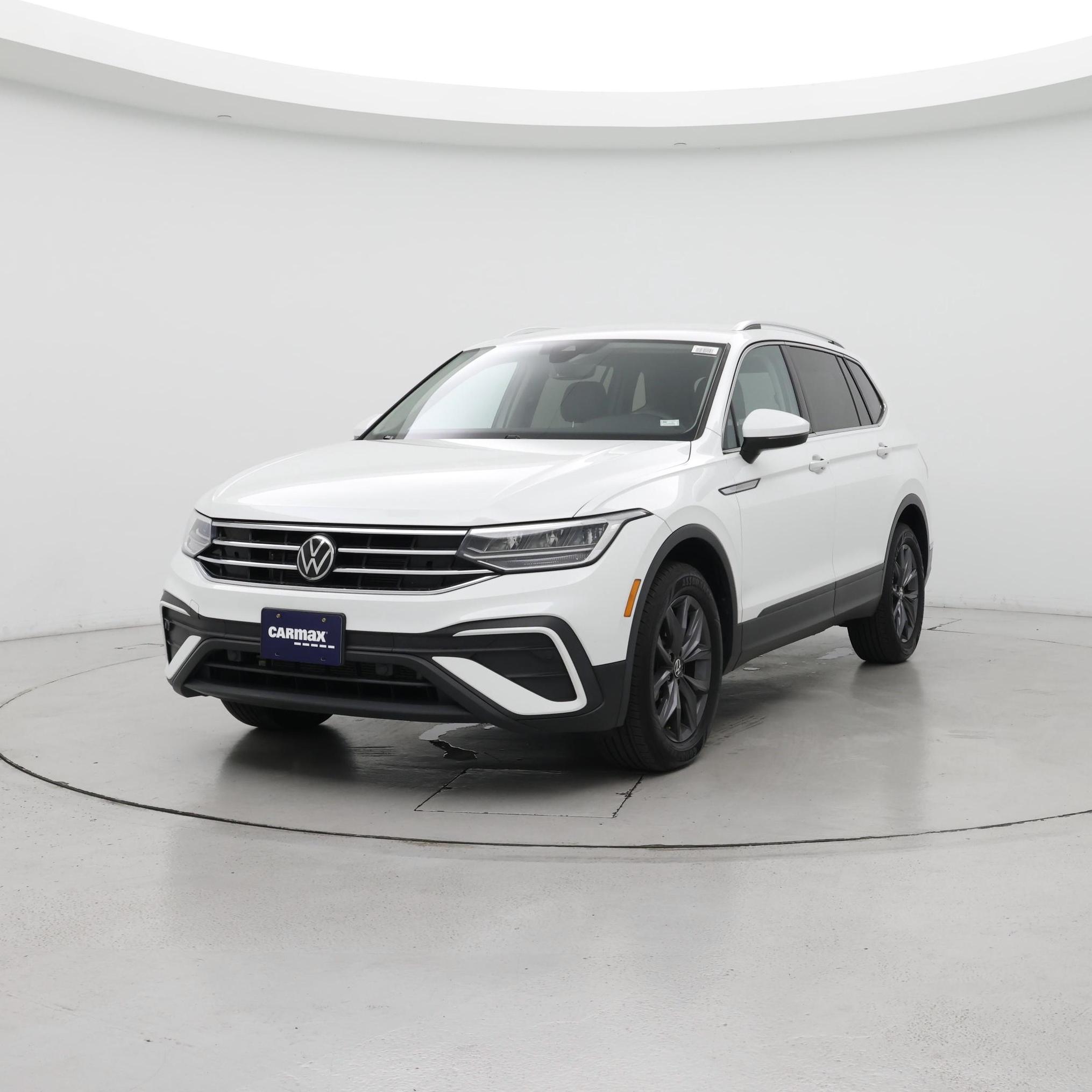 Thumbnail: 2022 Volkswagen Tiguan - 4