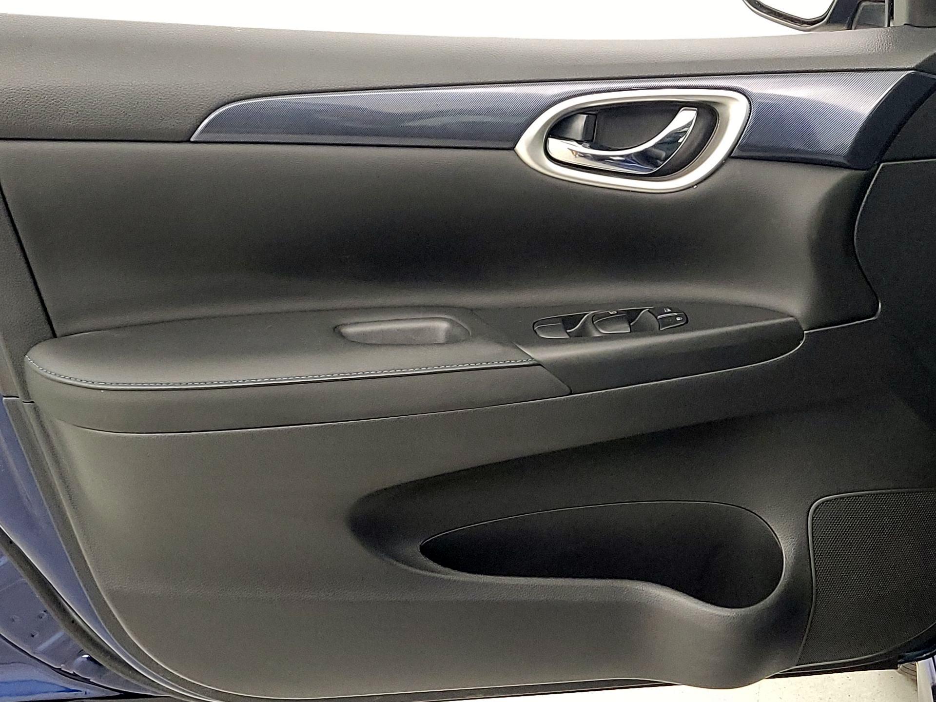 Thumbnail: 2019 Nissan Sentra - 12