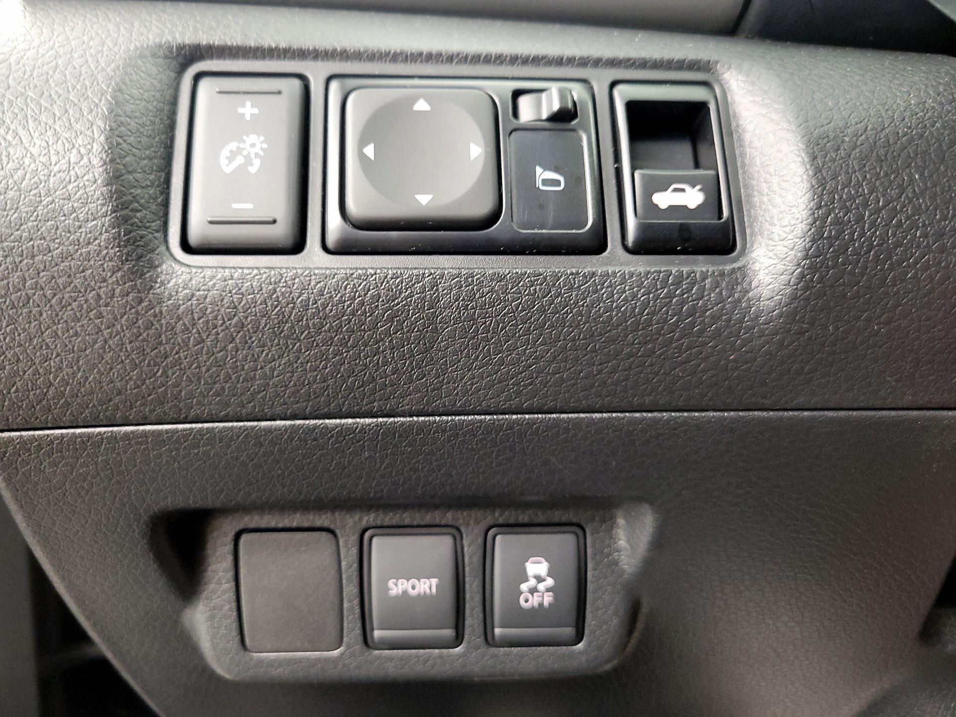 Thumbnail: 2019 Nissan Sentra - 13