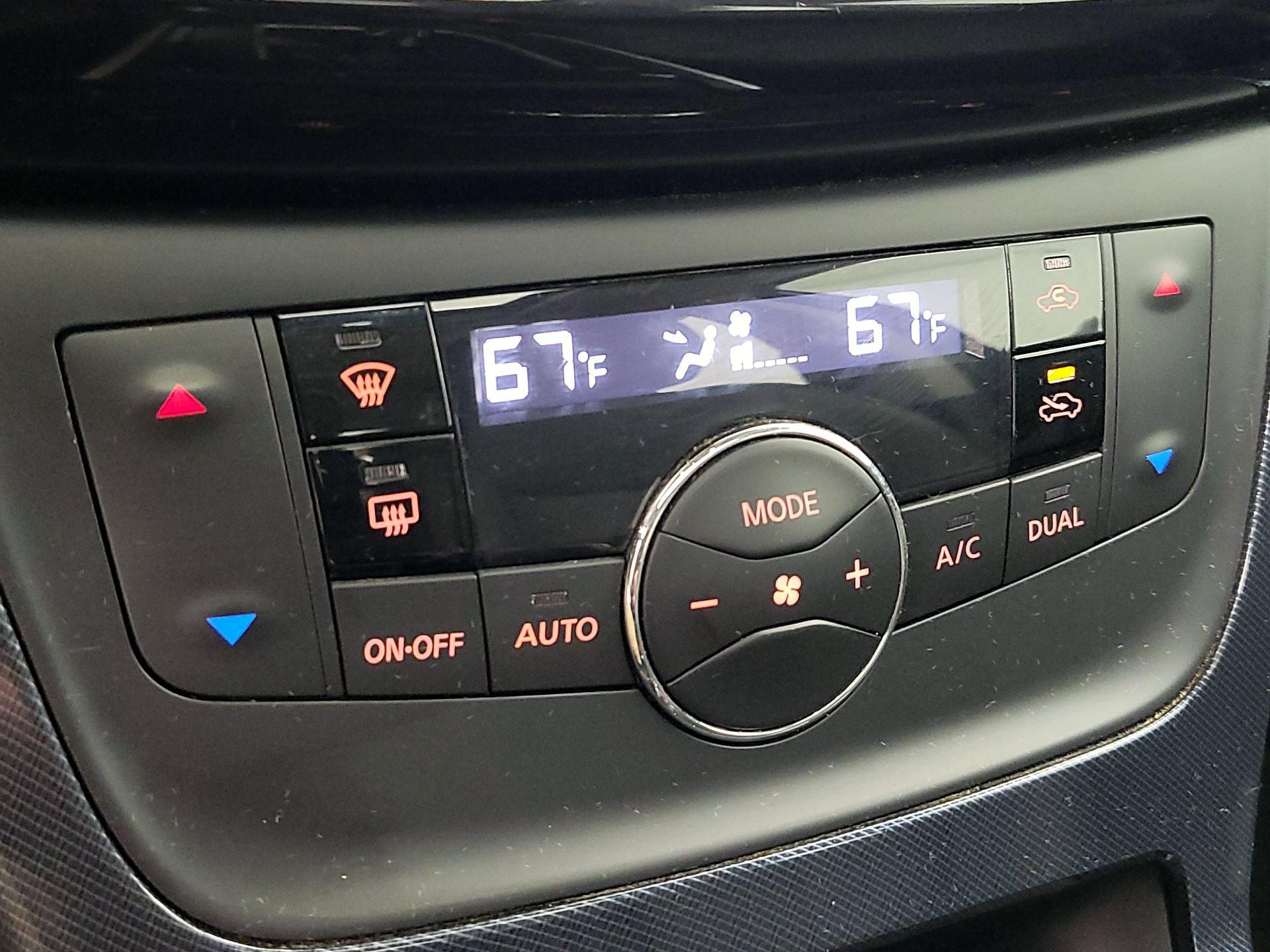 Thumbnail: 2019 Nissan Sentra - 16