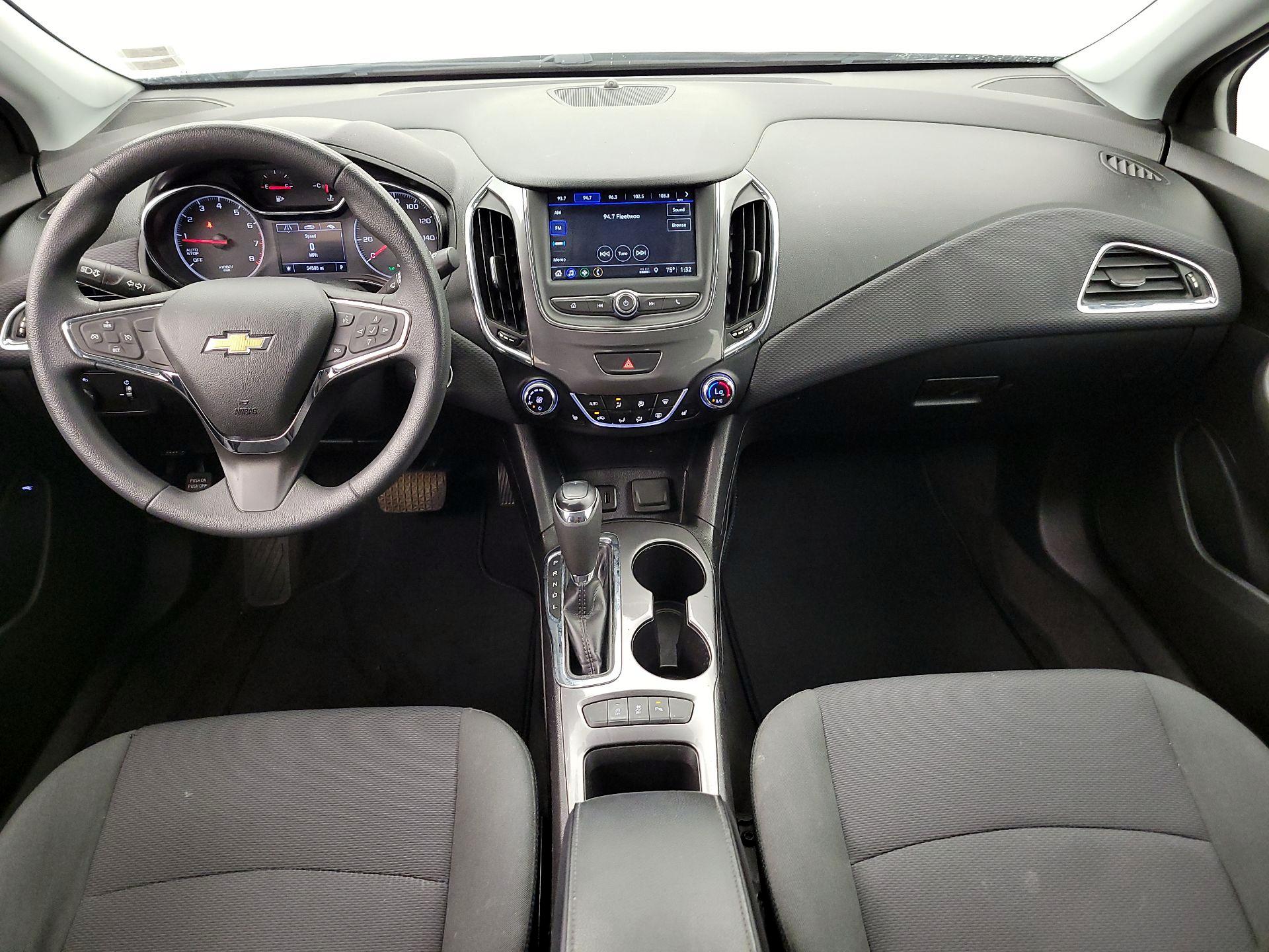 Thumbnail: 2019 Chevrolet Cruze - 9