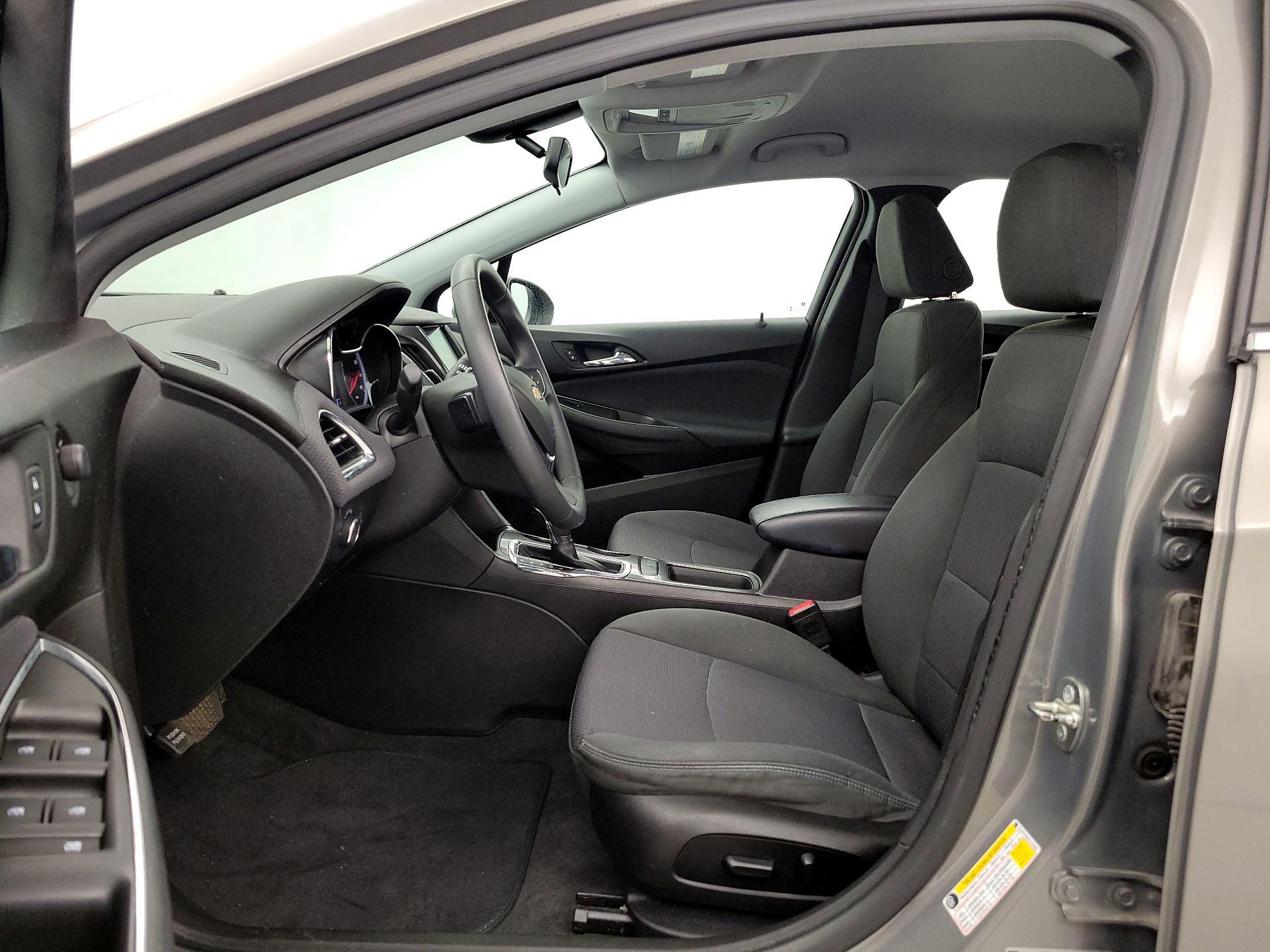 Thumbnail: 2019 Chevrolet Cruze - 11