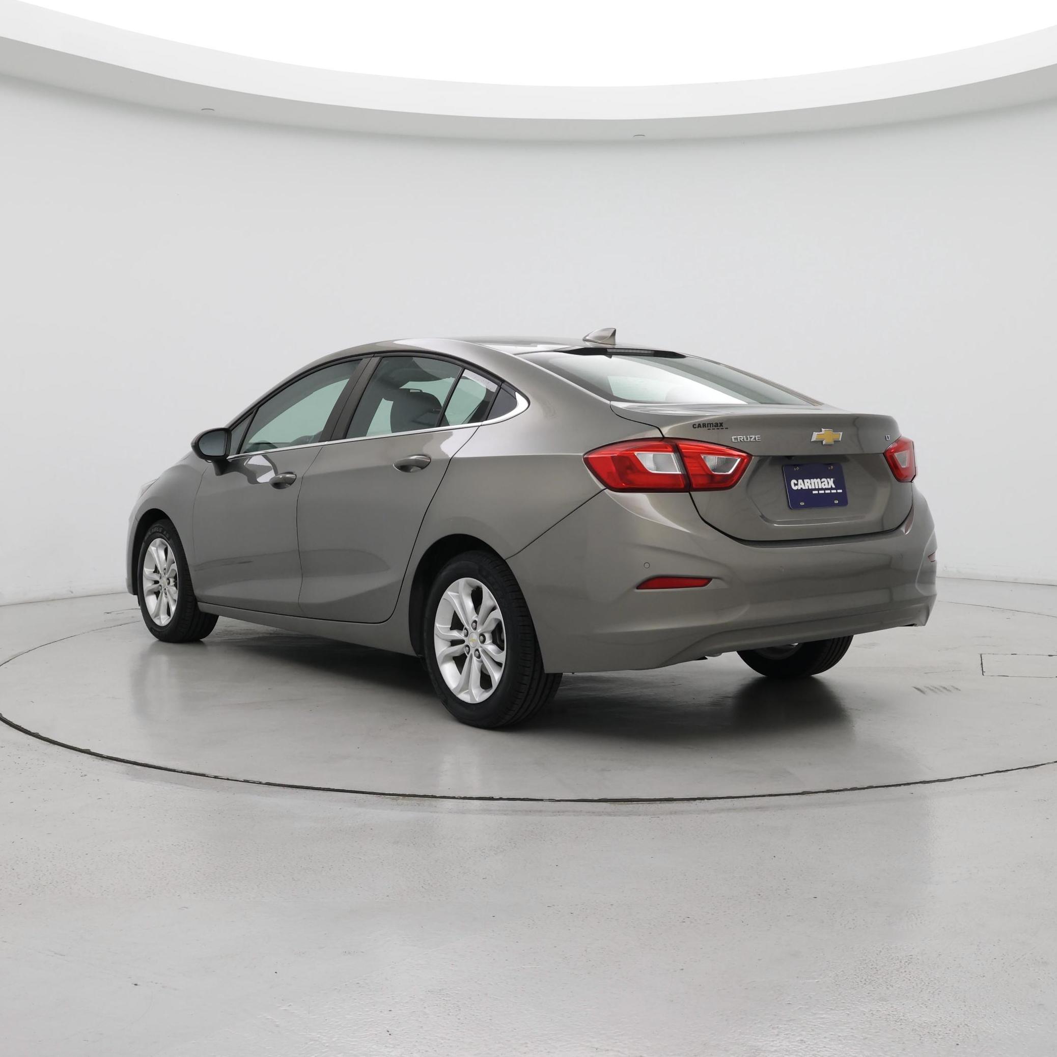 Thumbnail: 2019 Chevrolet Cruze - 2