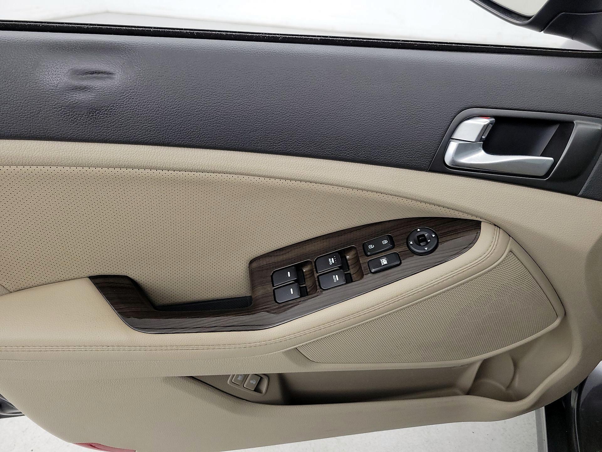 Thumbnail: 2015 Kia Optima - 12