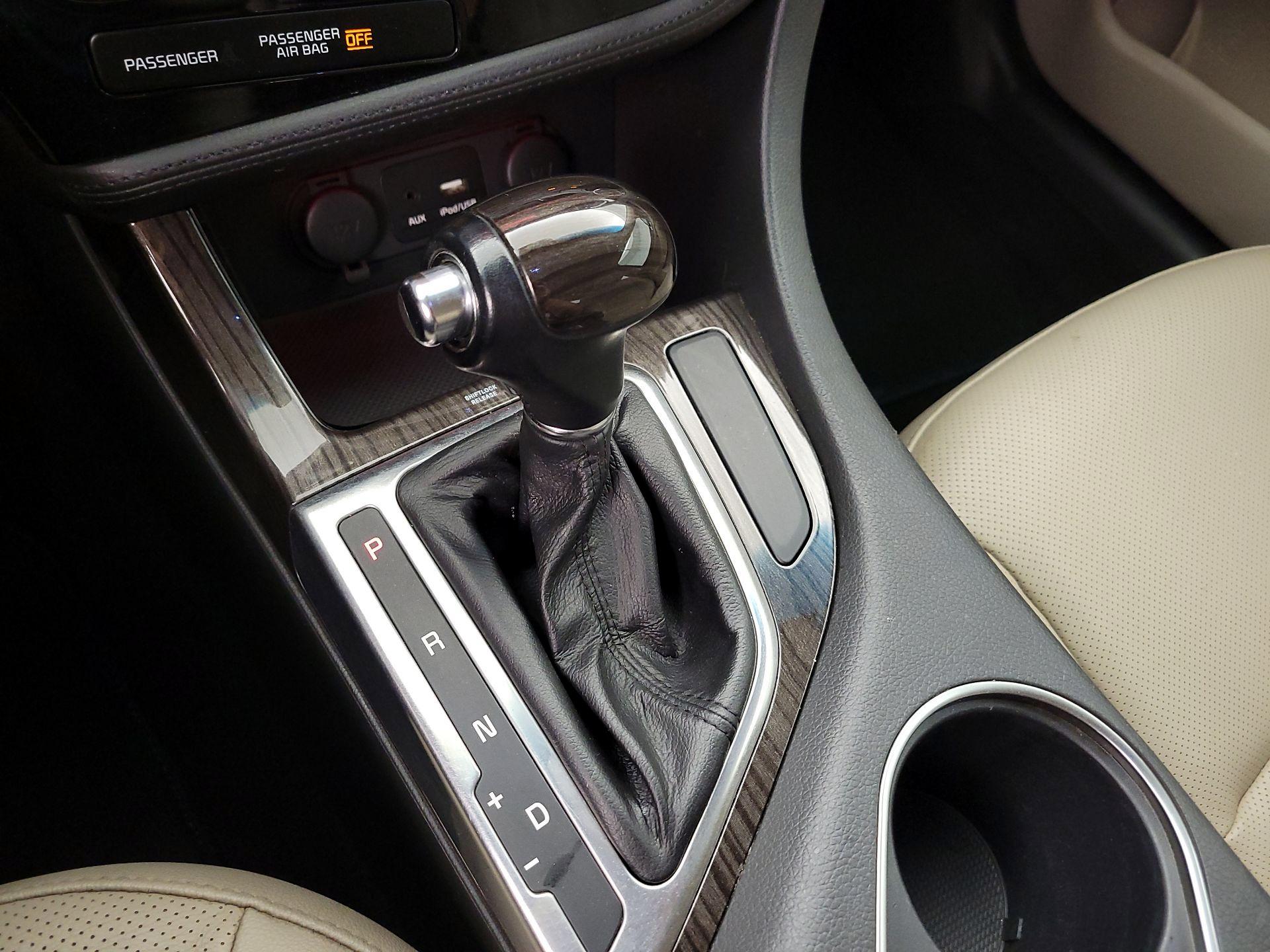 Thumbnail: 2015 Kia Optima - 16