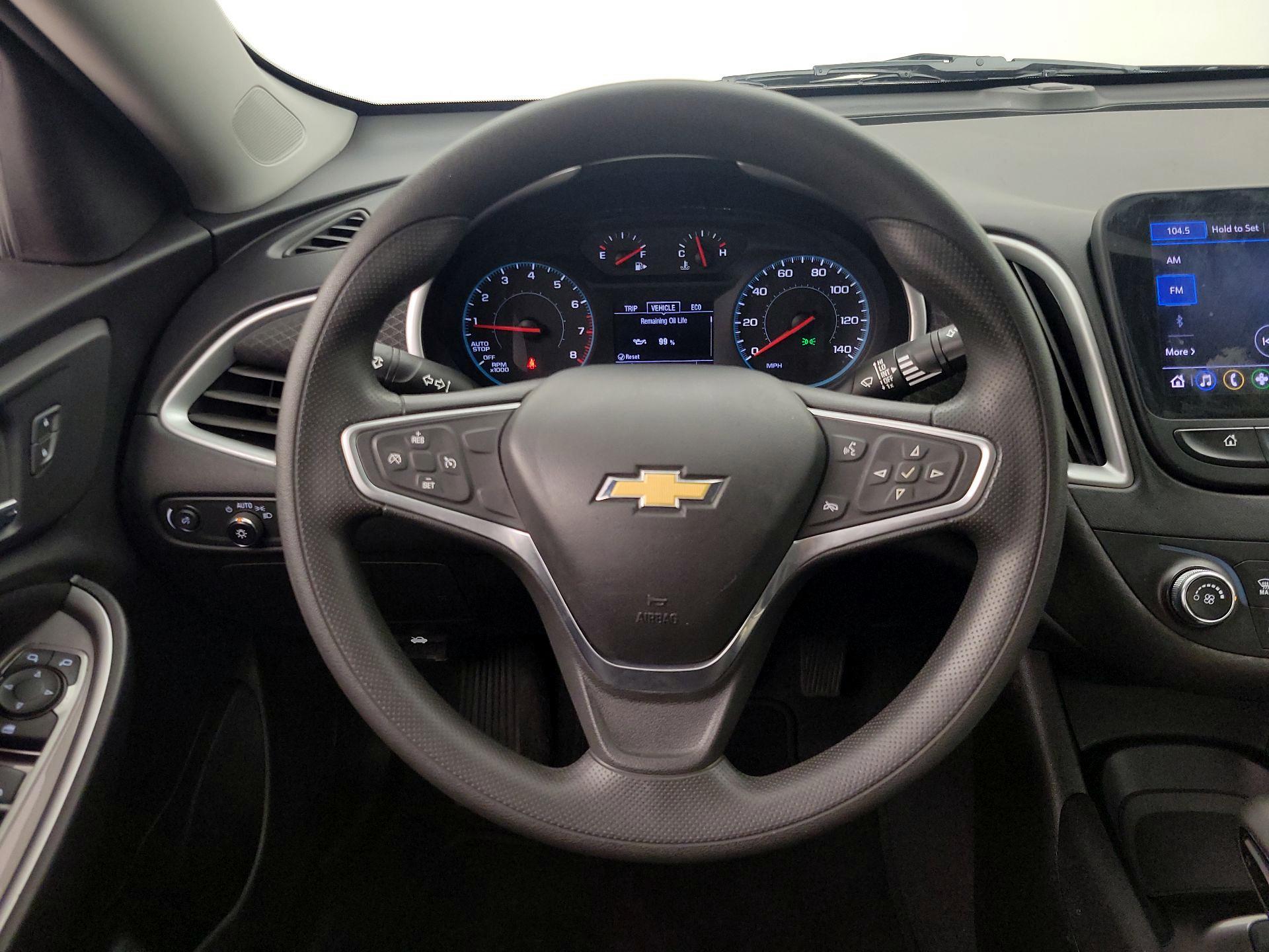 Thumbnail: 2022 Chevrolet Malibu - 10