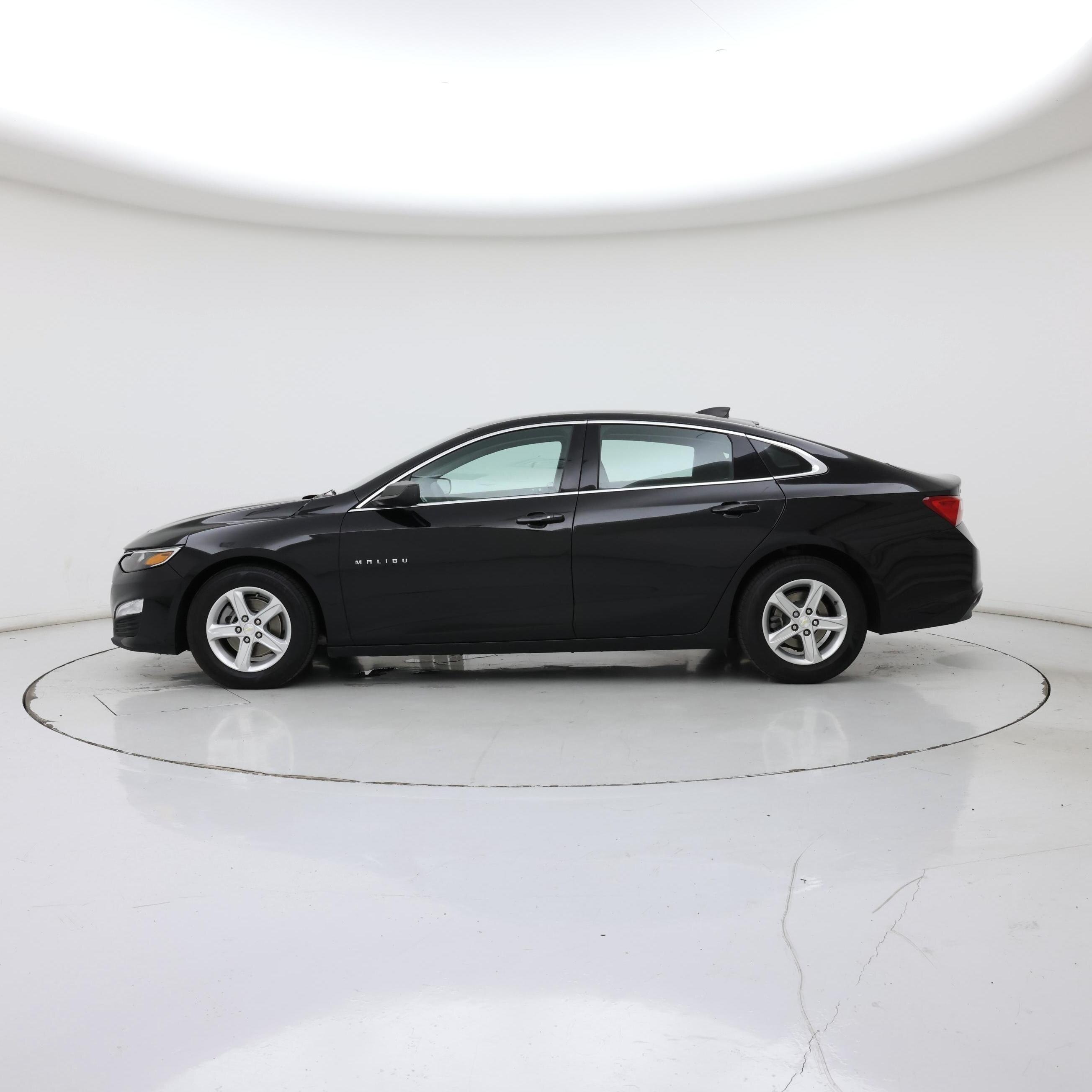 Thumbnail: 2022 Chevrolet Malibu - 3
