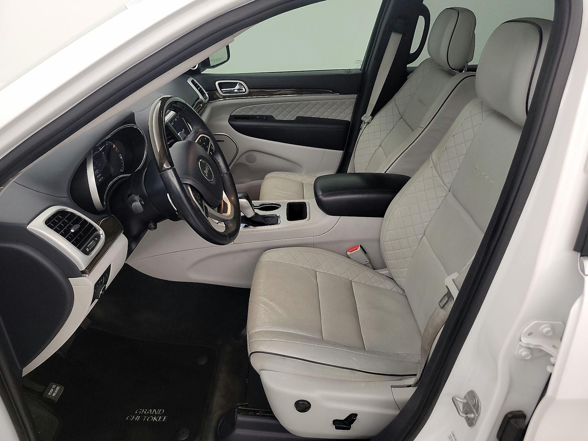 Thumbnail: 2018 Jeep Grand Cherokee - 11