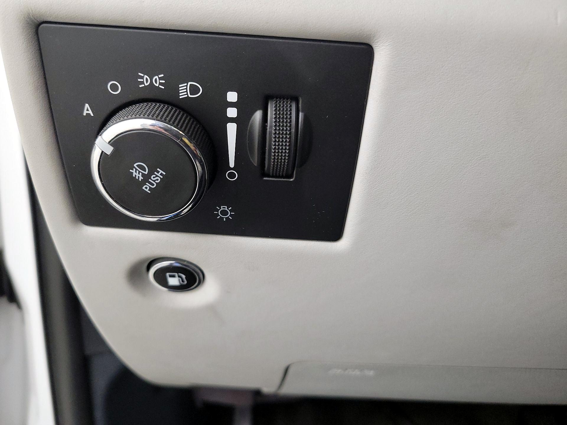 Thumbnail: 2018 Jeep Grand Cherokee - 13