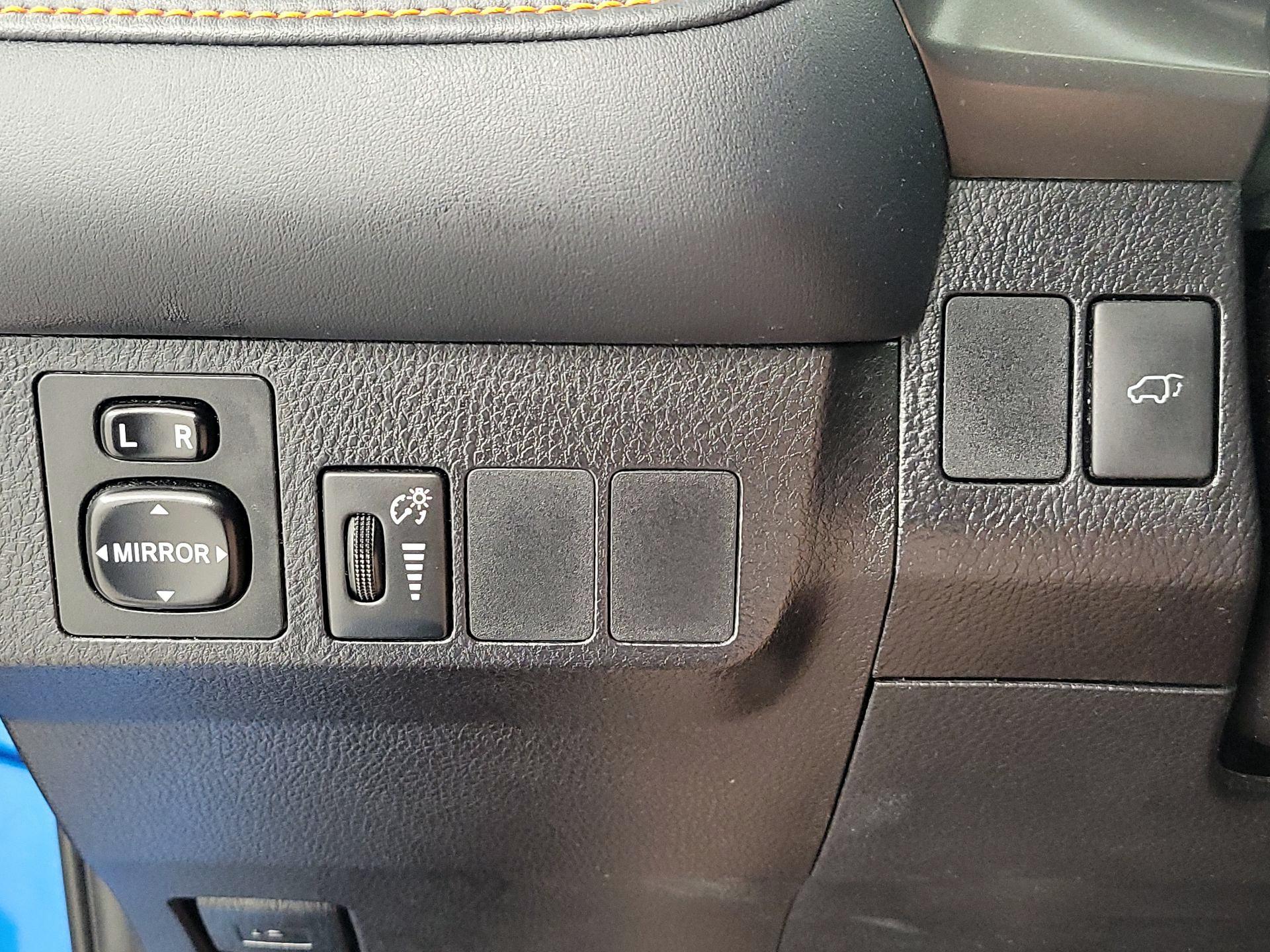 Thumbnail: 2016 Toyota RAV4 - 13