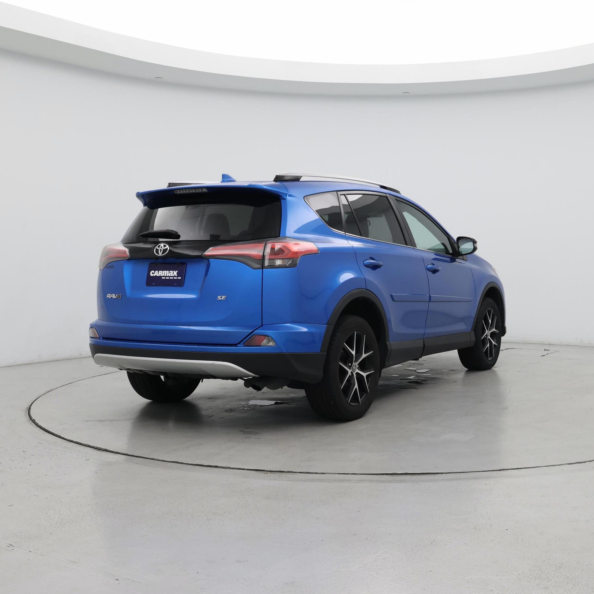 Thumbnail: 2016 Toyota RAV4 - 8