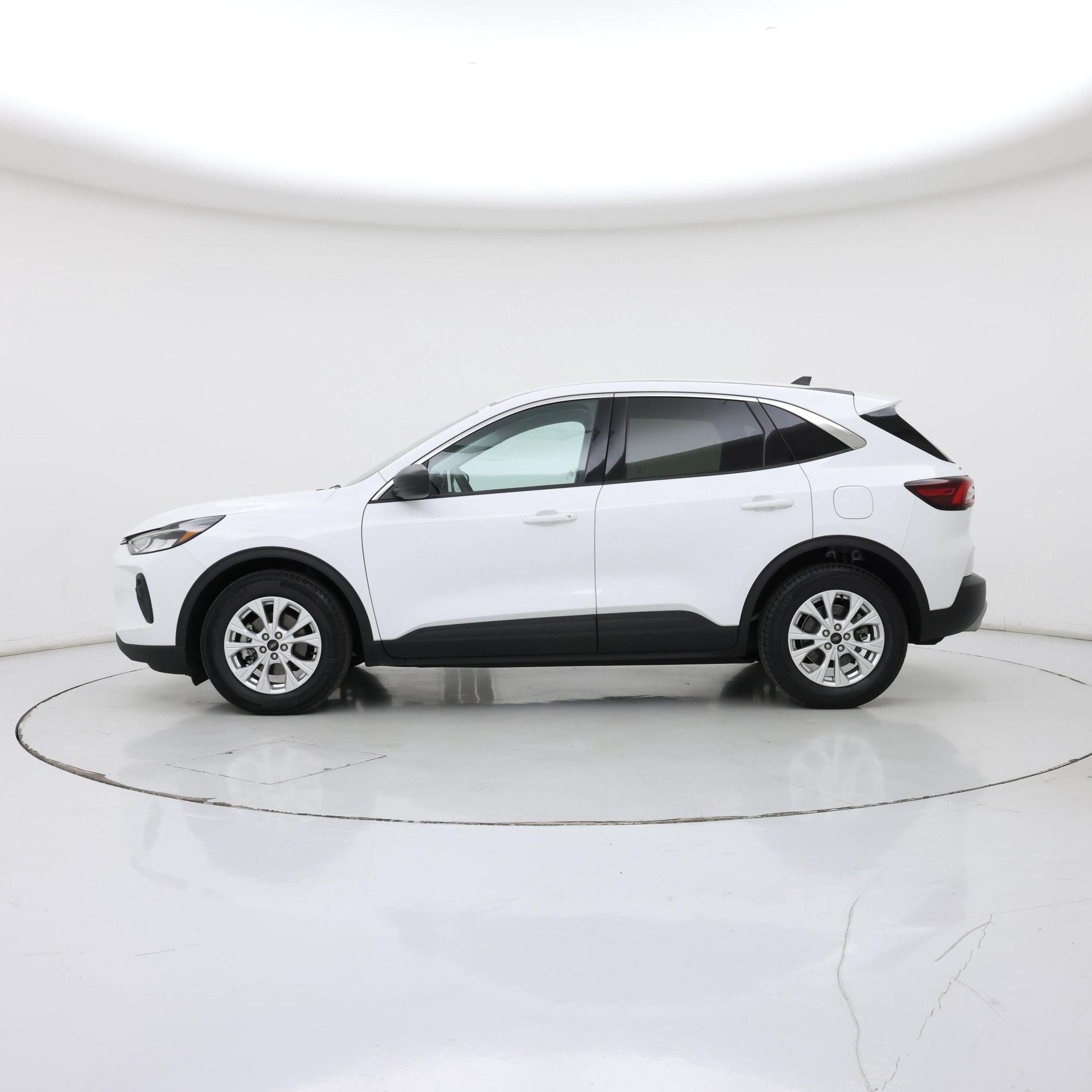 Thumbnail: 2023 Ford Escape - 3