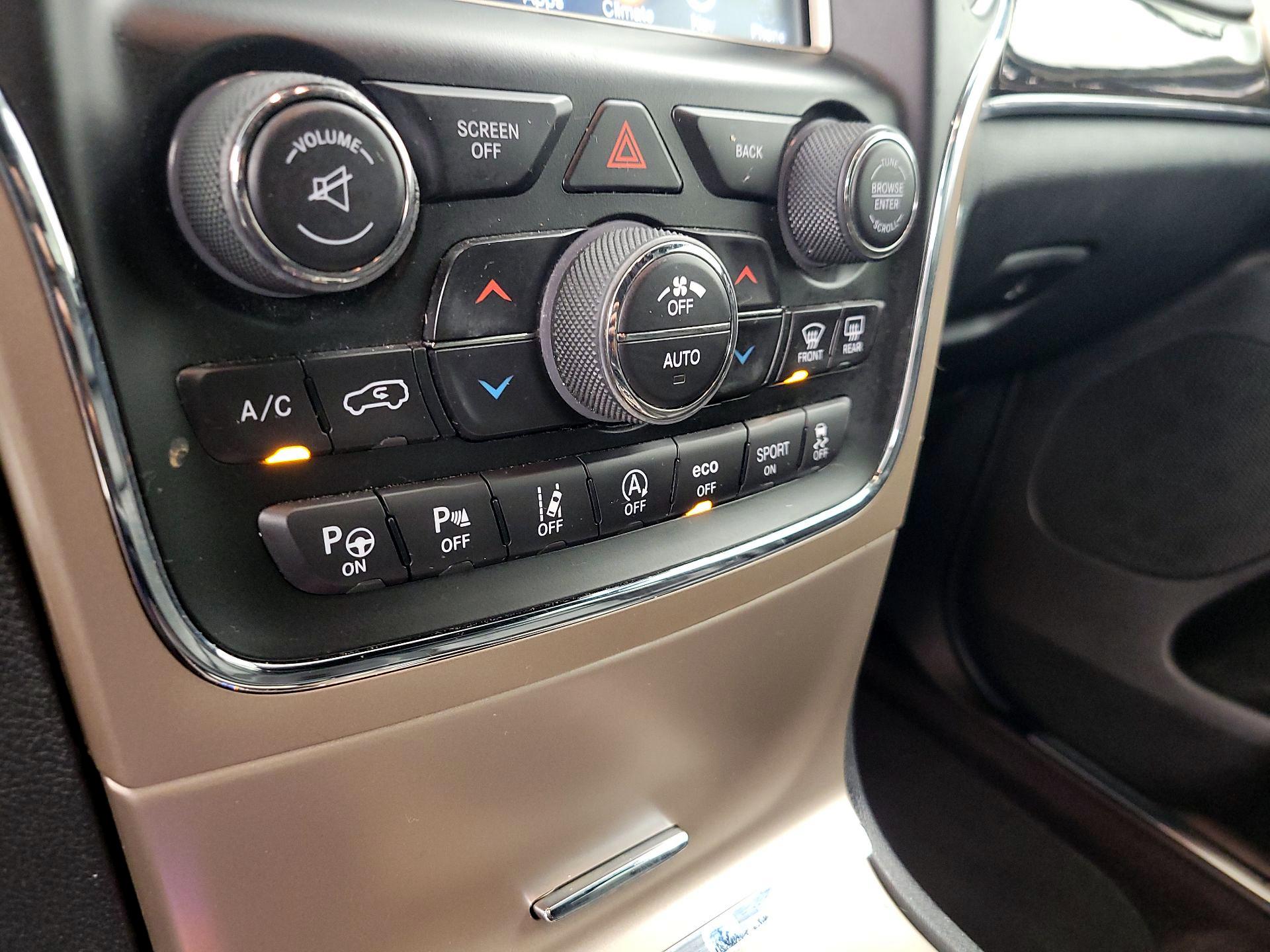 Thumbnail: 2017 Jeep Grand Cherokee - 17