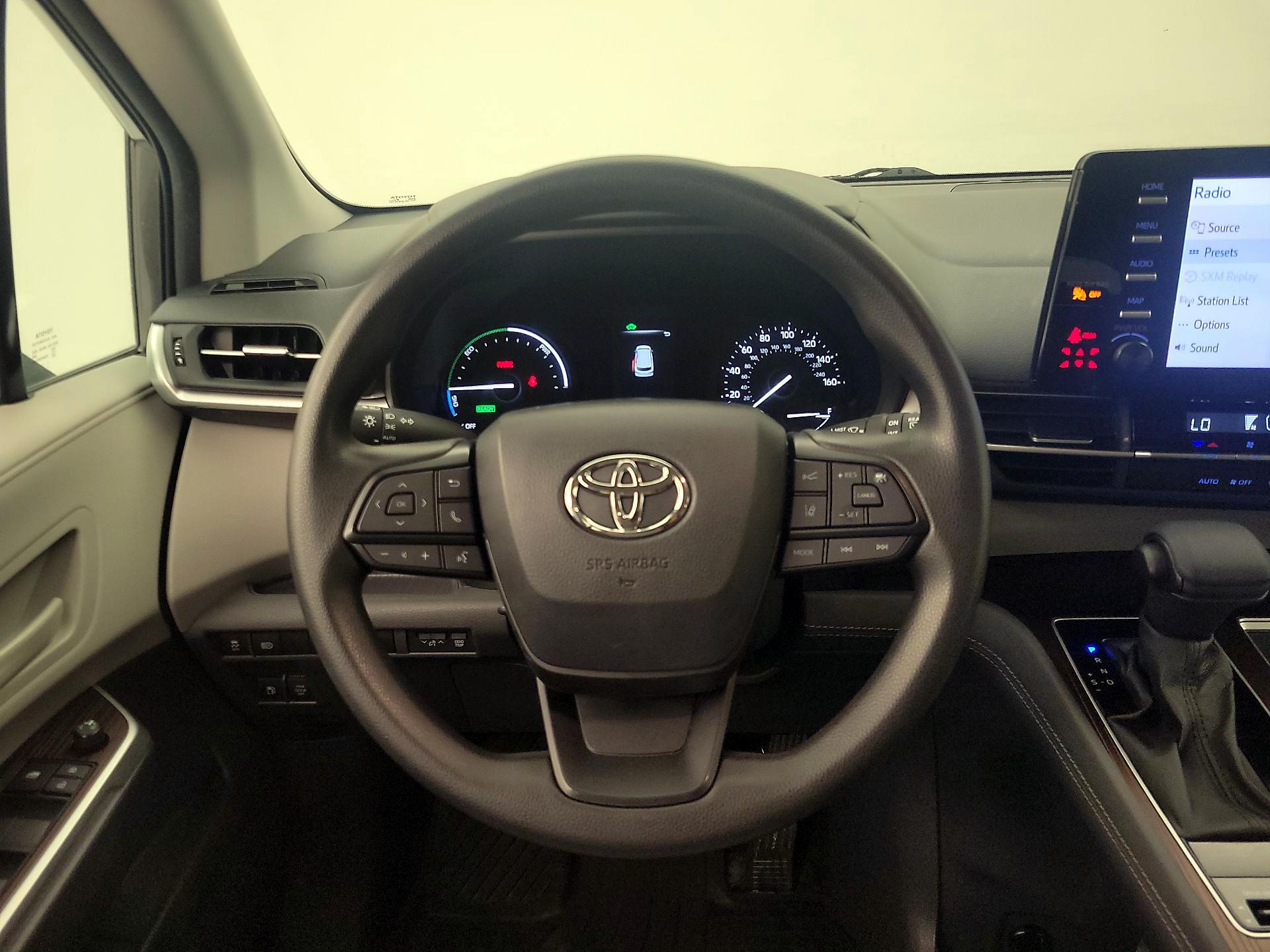 Thumbnail: 2023 Toyota Sienna - 10