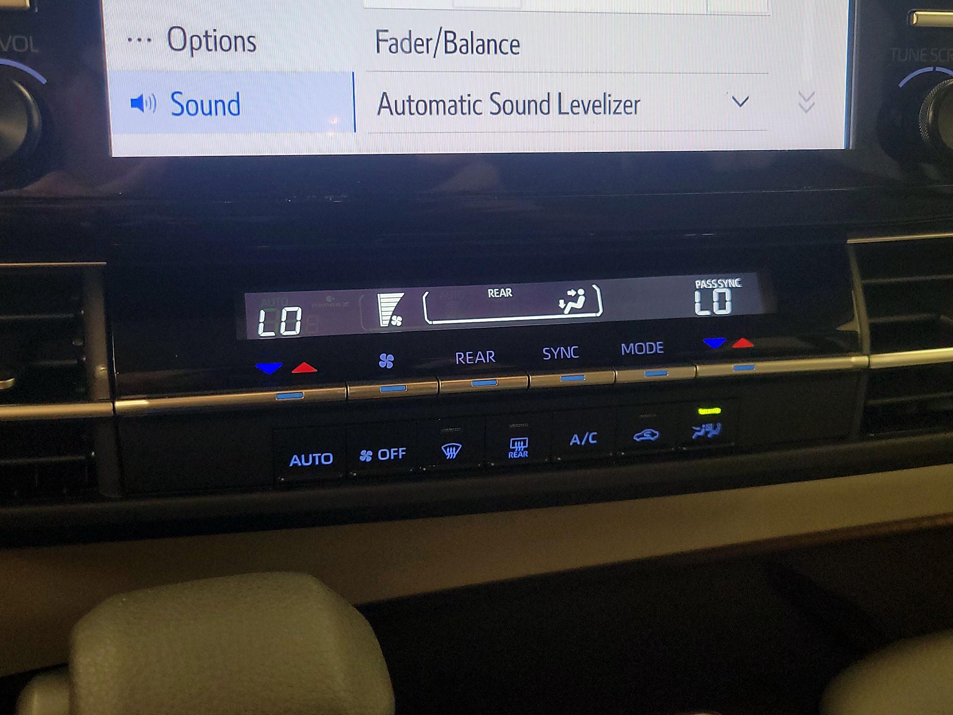 Thumbnail: 2023 Toyota Sienna - 16