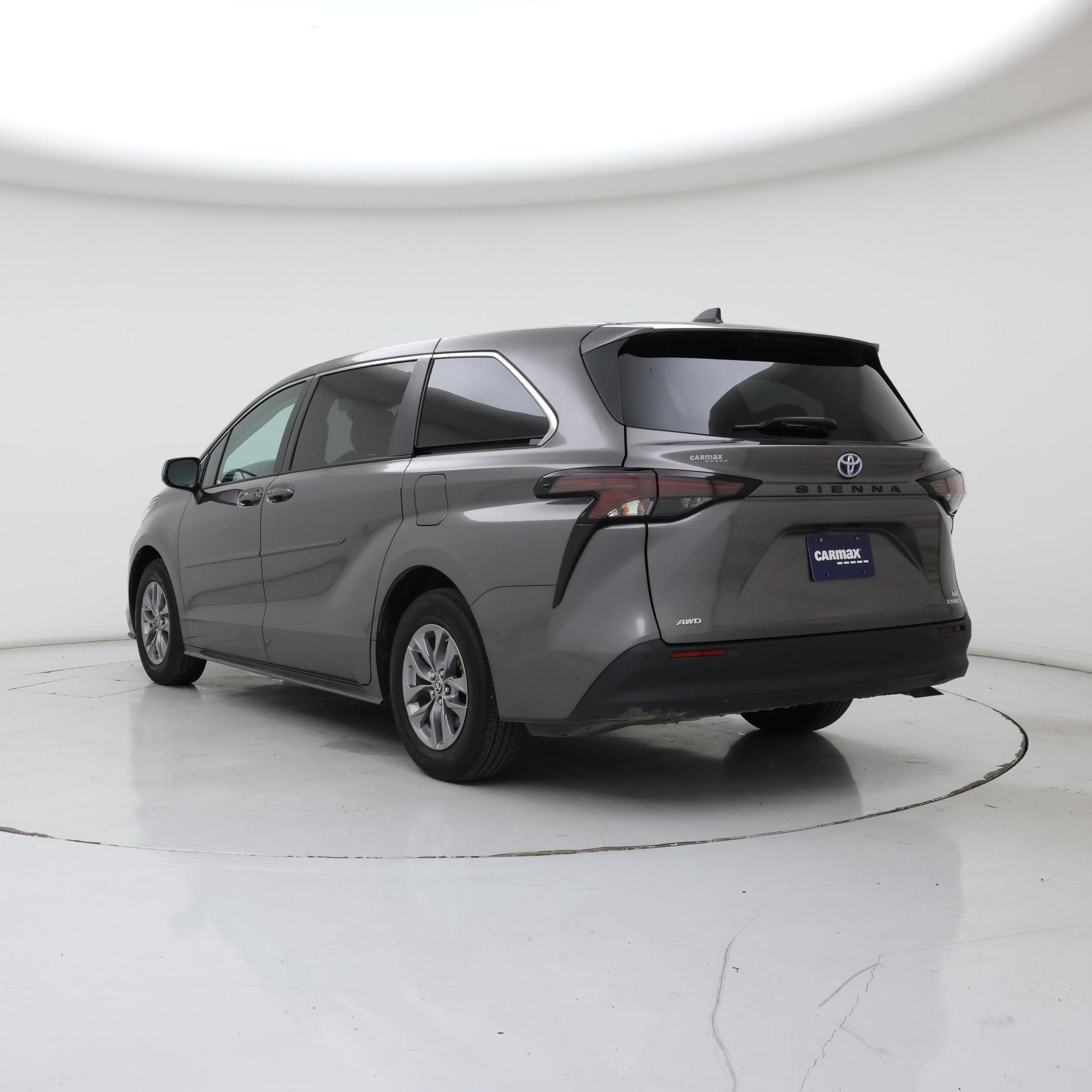 Thumbnail: 2023 Toyota Sienna - 2