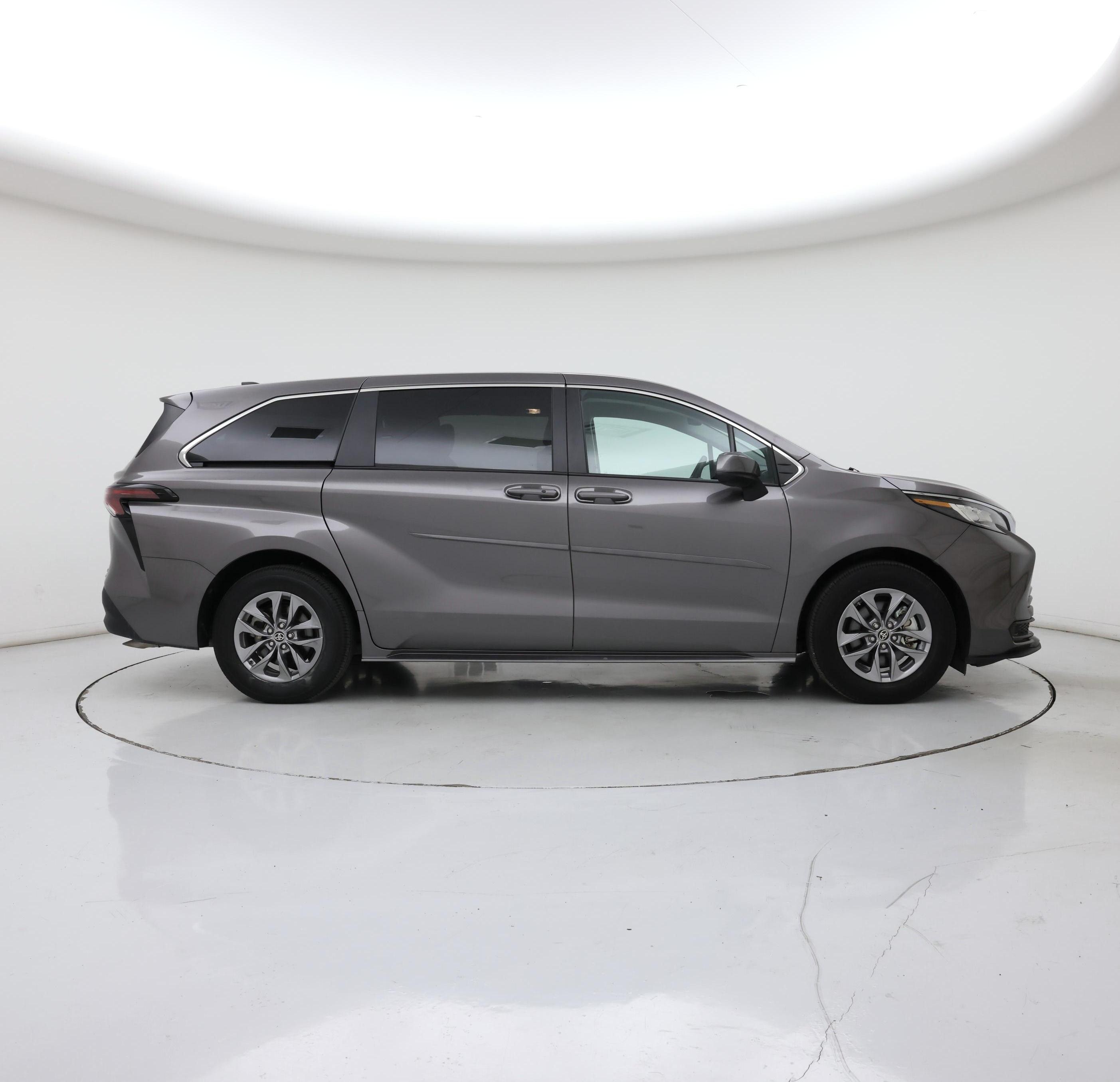 Thumbnail: 2023 Toyota Sienna - 7