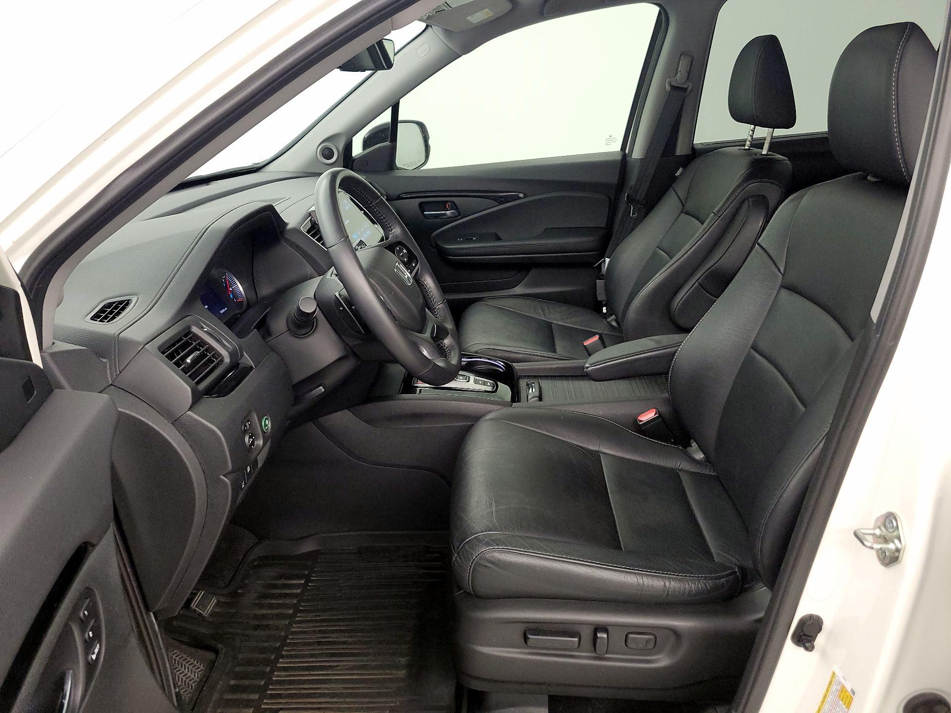 Thumbnail: 2019 Honda Pilot - 11