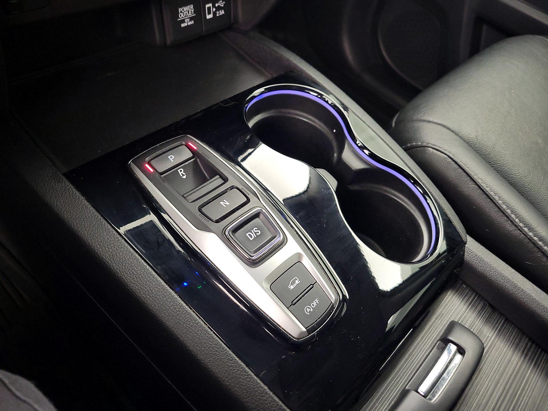 Thumbnail: 2019 Honda Pilot - 17
