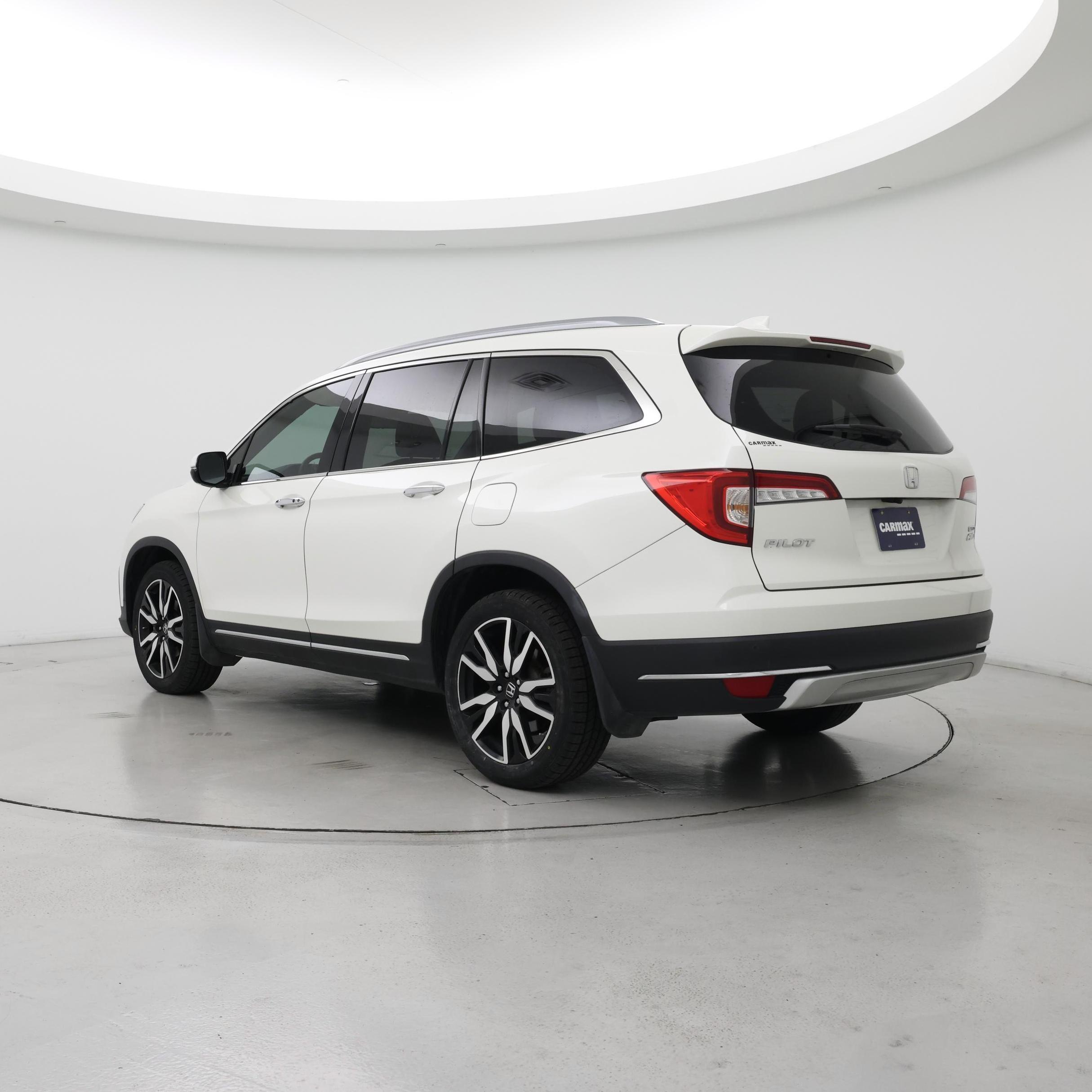 Thumbnail: 2019 Honda Pilot - 2