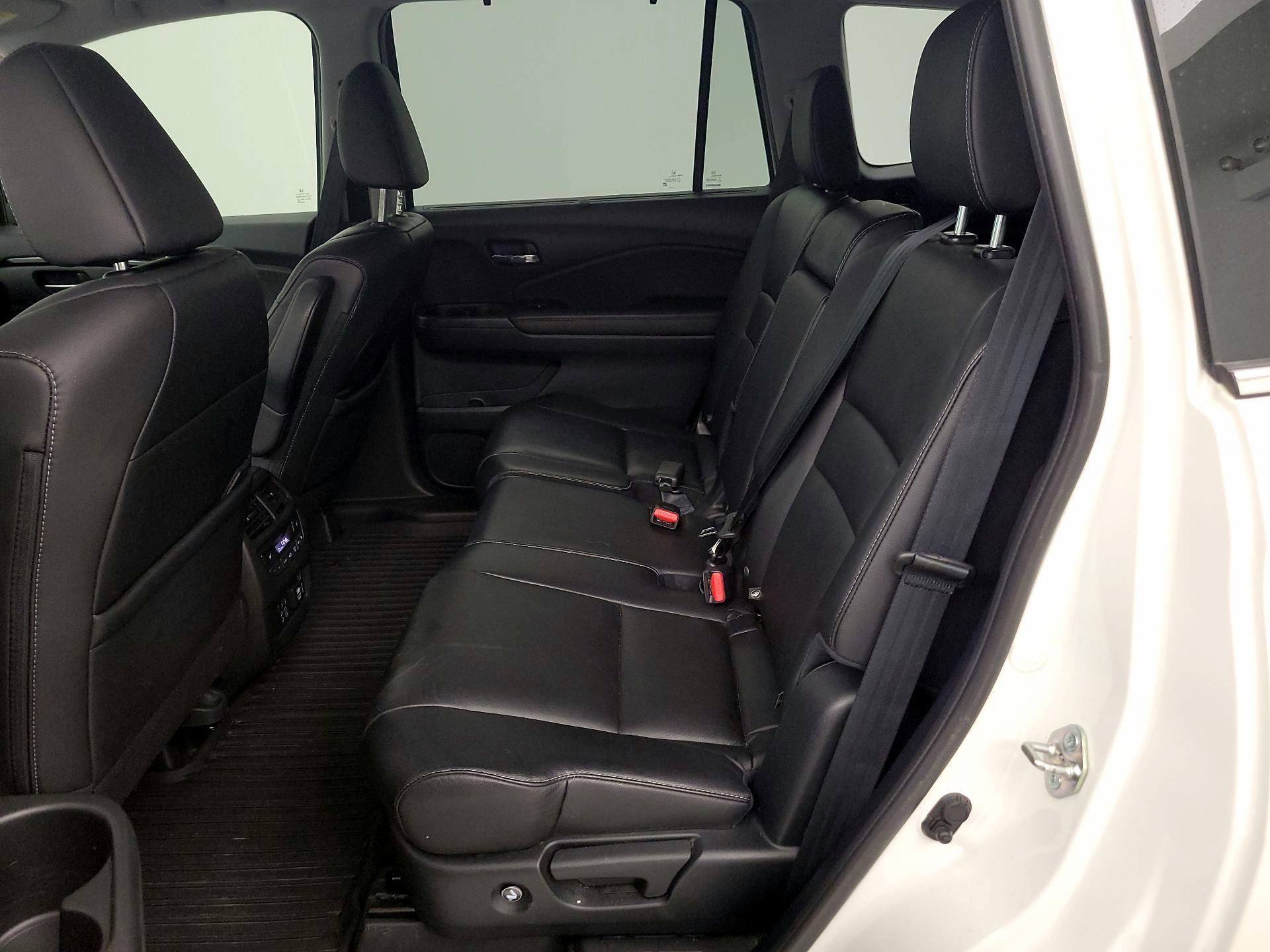 Thumbnail: 2019 Honda Pilot - 20