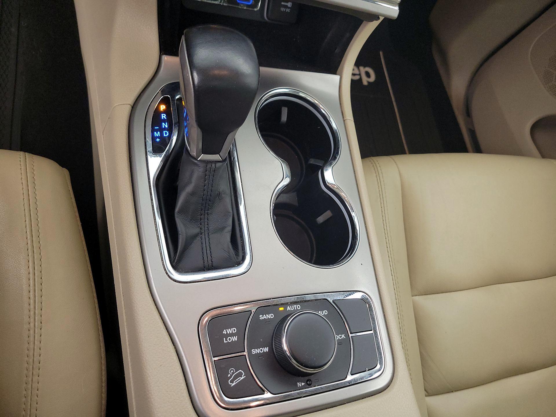 Thumbnail: 2021 Jeep Grand Cherokee - 17