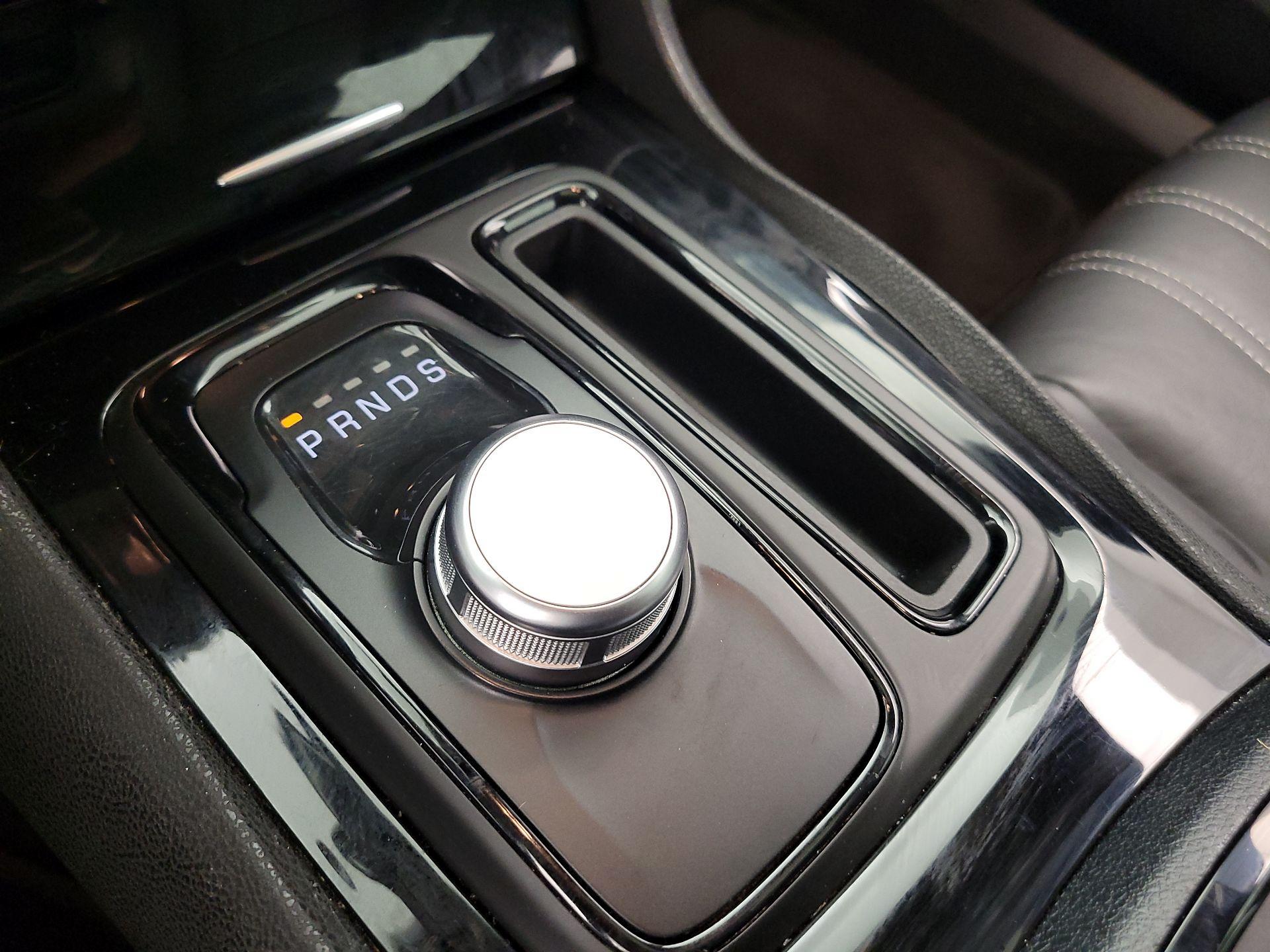 Thumbnail: 2018 Chrysler 300 - 17