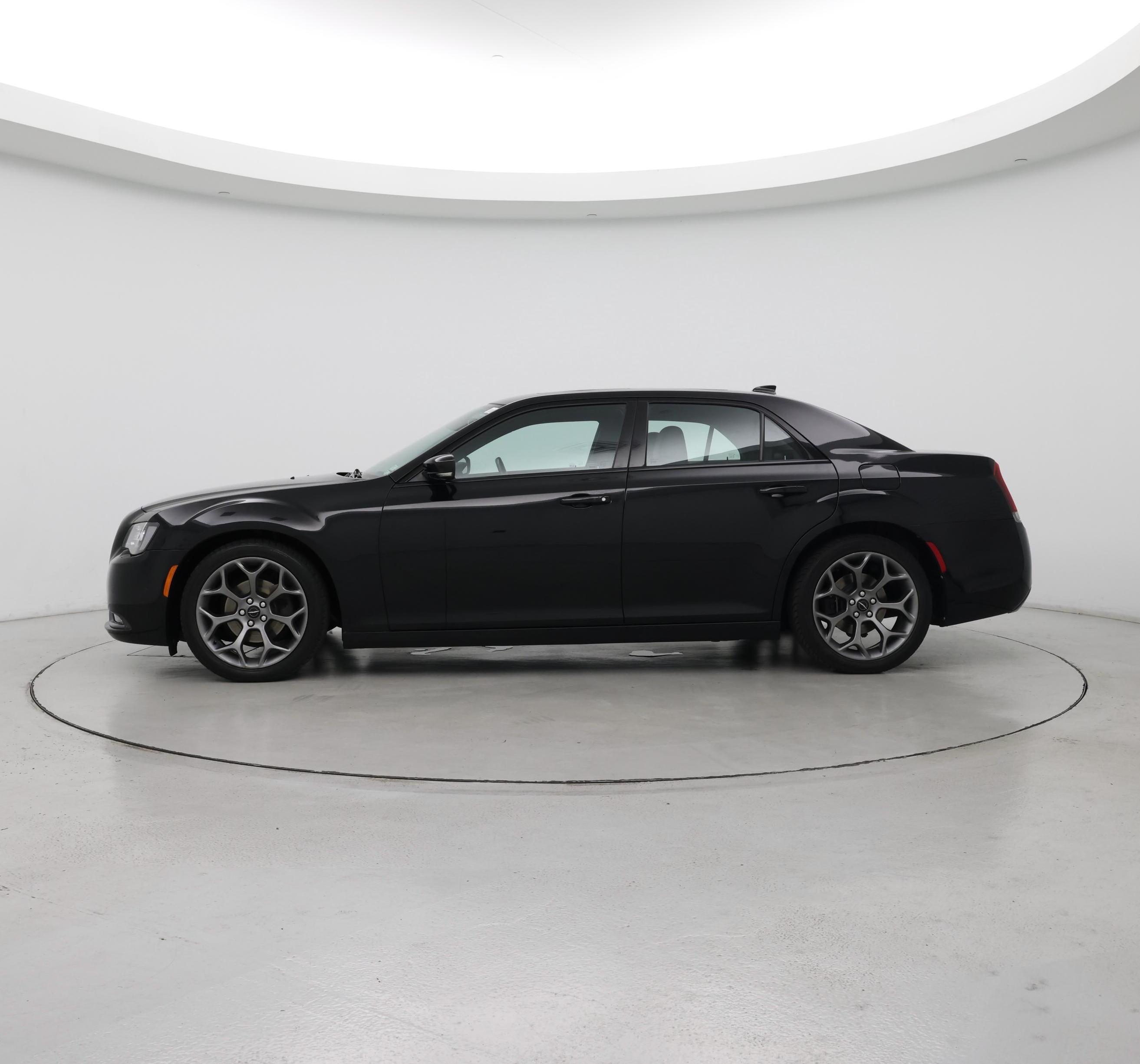 Thumbnail: 2018 Chrysler 300 - 3