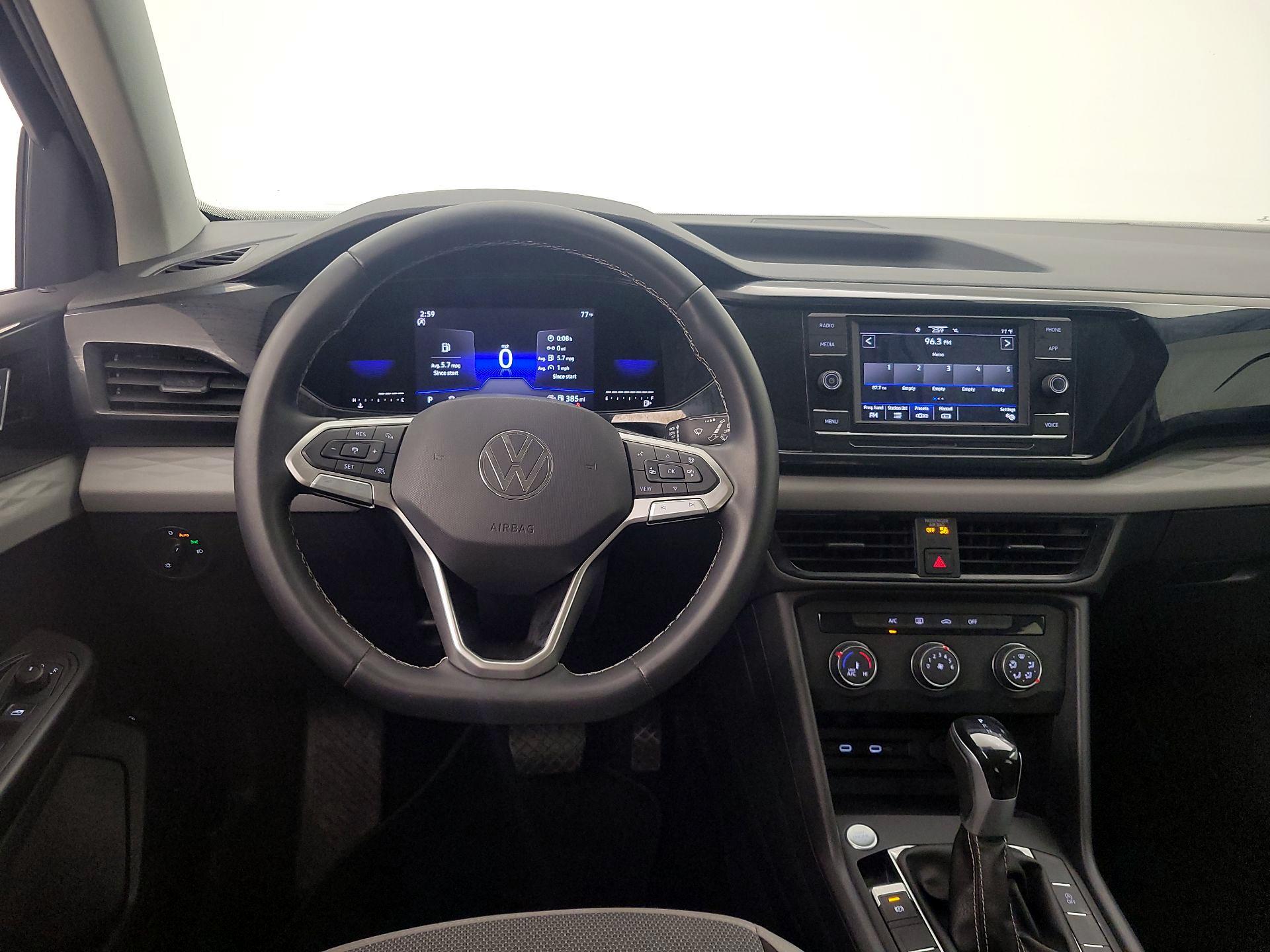 Thumbnail: 2022 Volkswagen Taos - 10