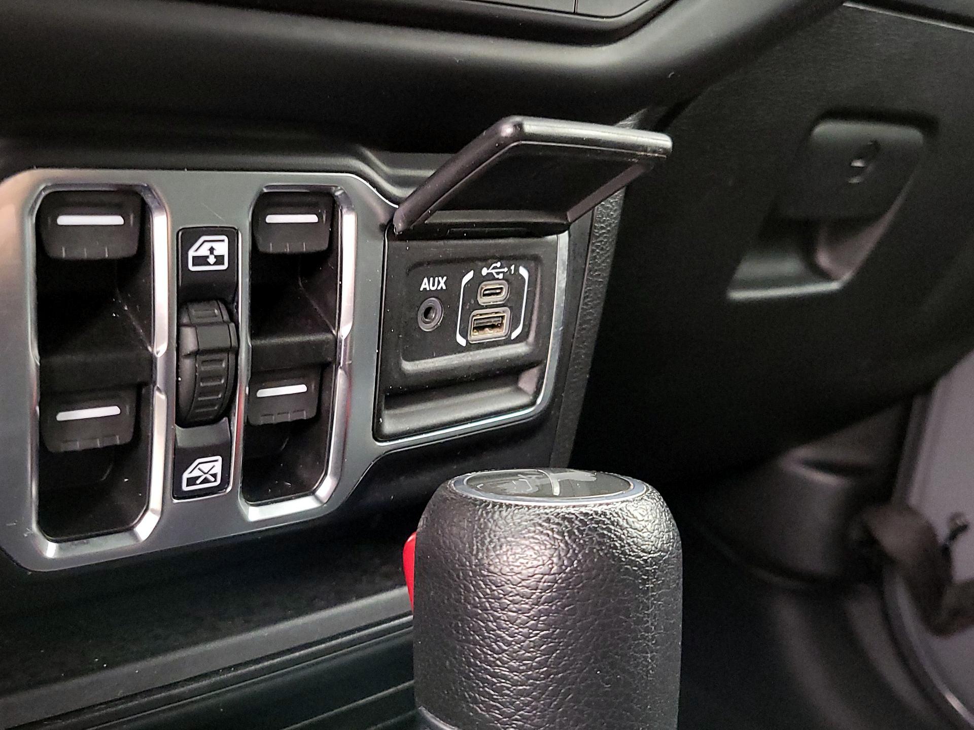 Thumbnail: 2022 Jeep Wrangler - 19